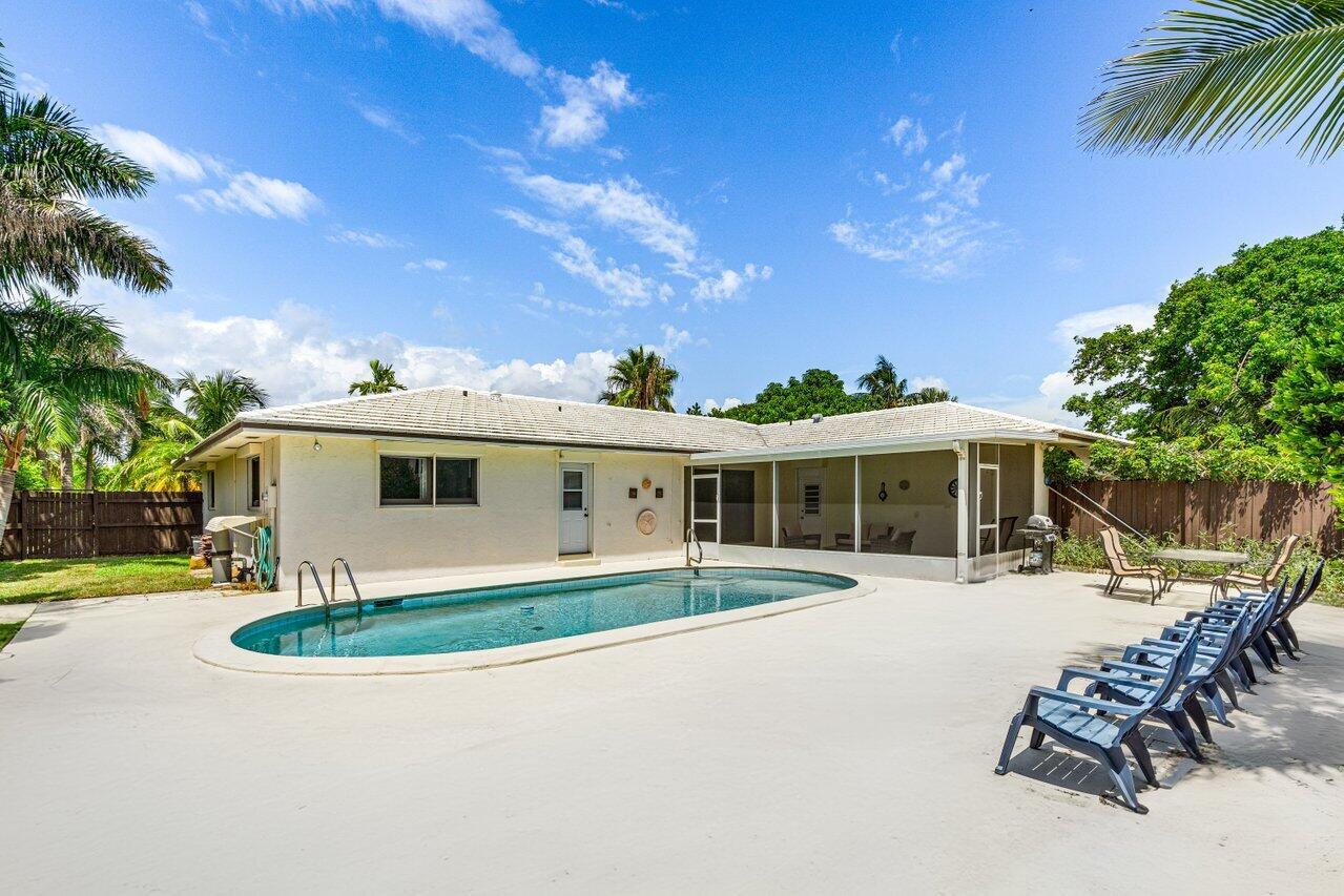 942 S Atlantic Drive