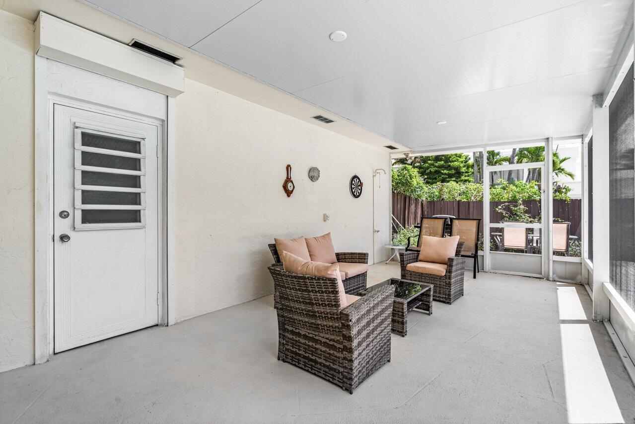 942 S Atlantic Drive