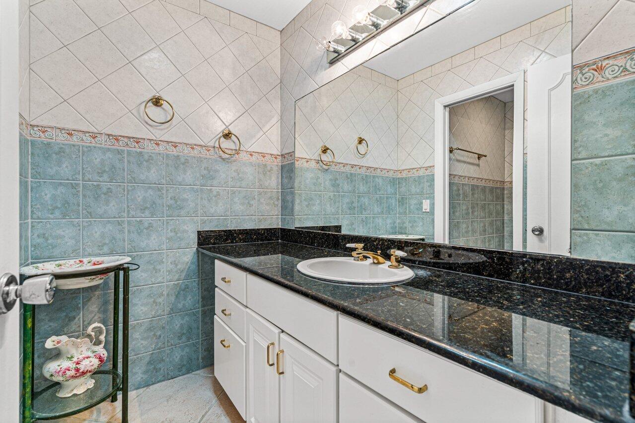 942 S Atlantic Drive