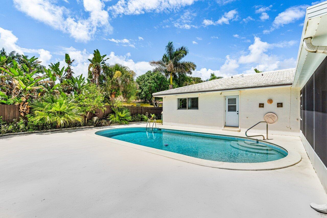 942 S Atlantic Drive