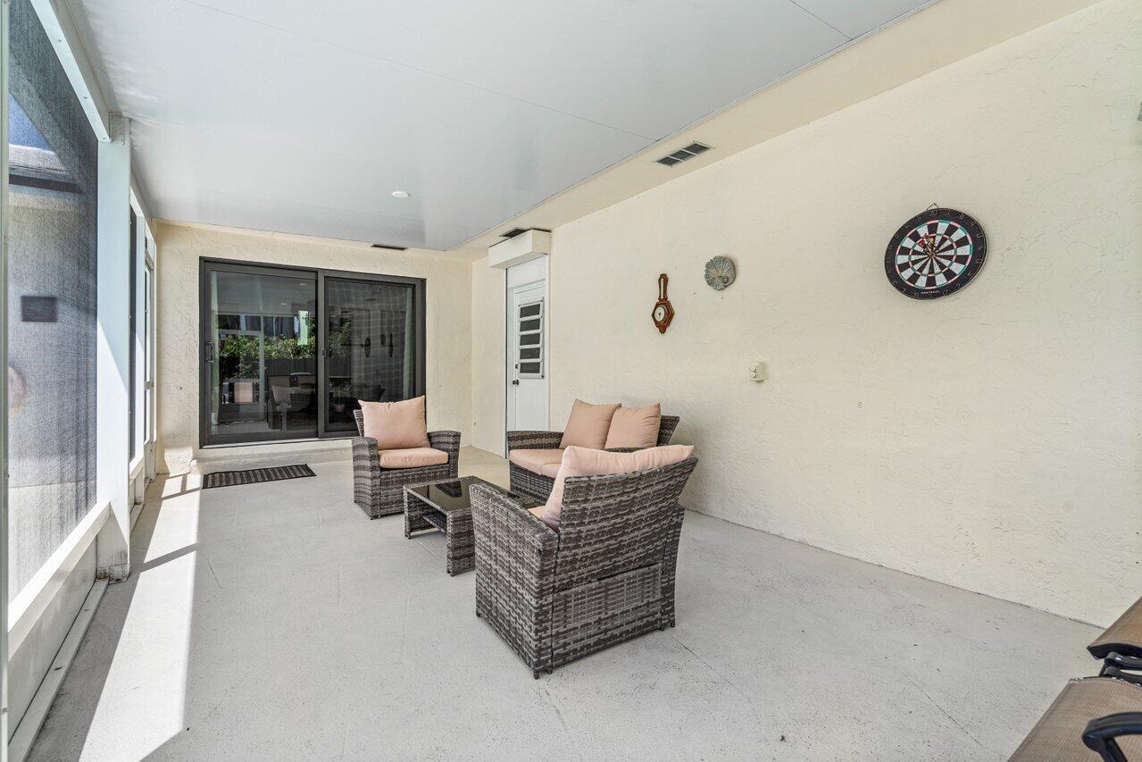 942 S Atlantic Drive