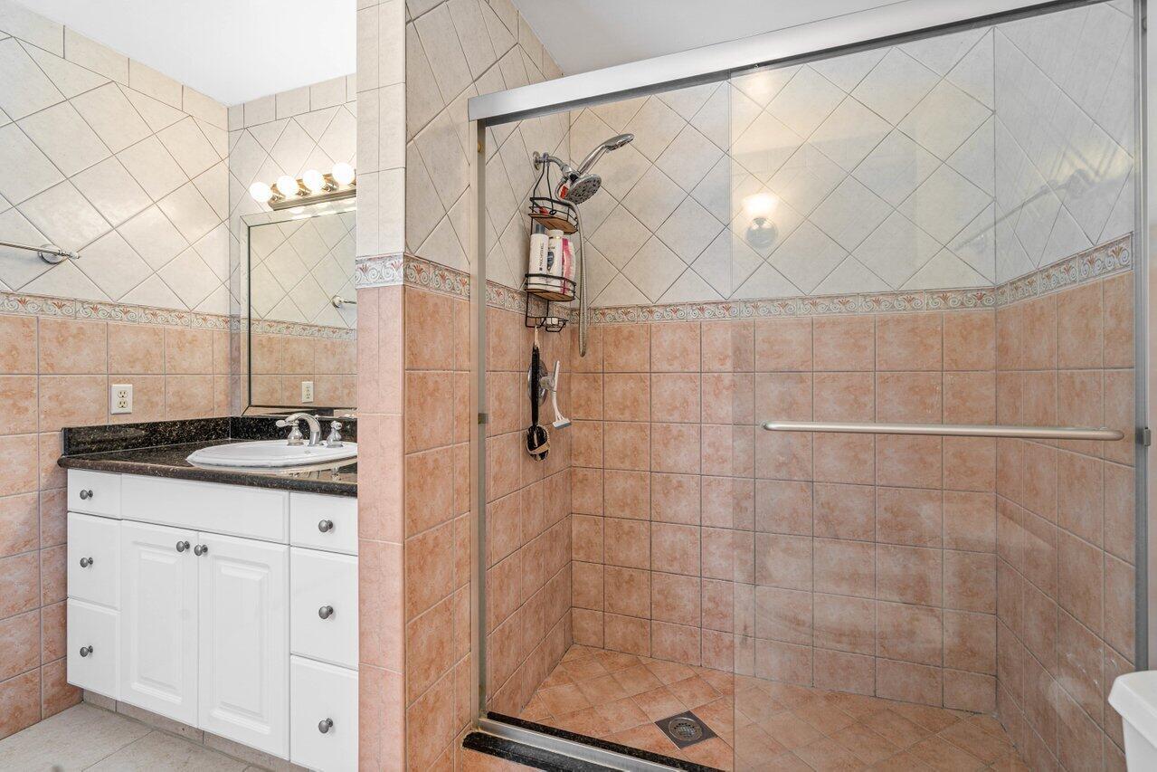 942 S Atlantic Drive