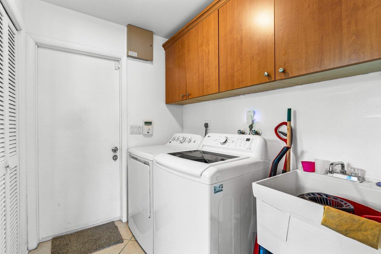 942 S Atlantic Drive