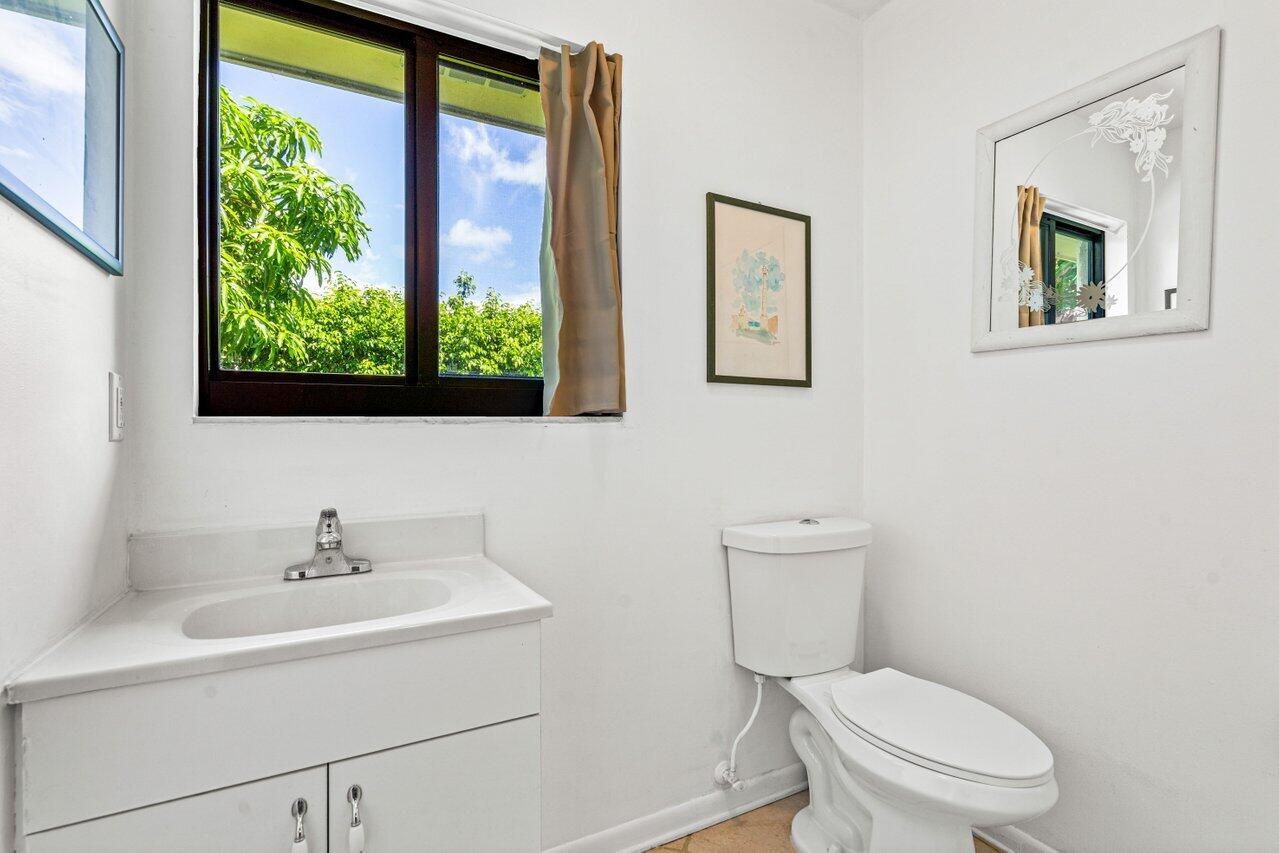 942 S Atlantic Drive