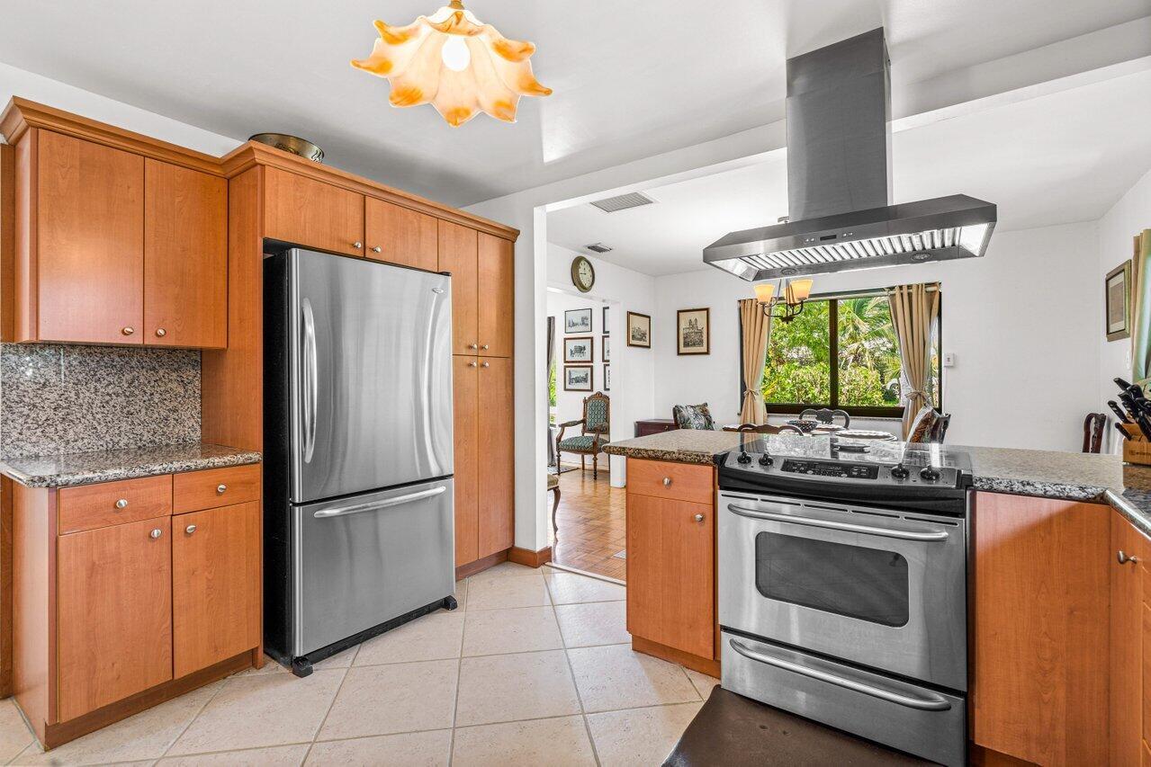 942 S Atlantic Drive