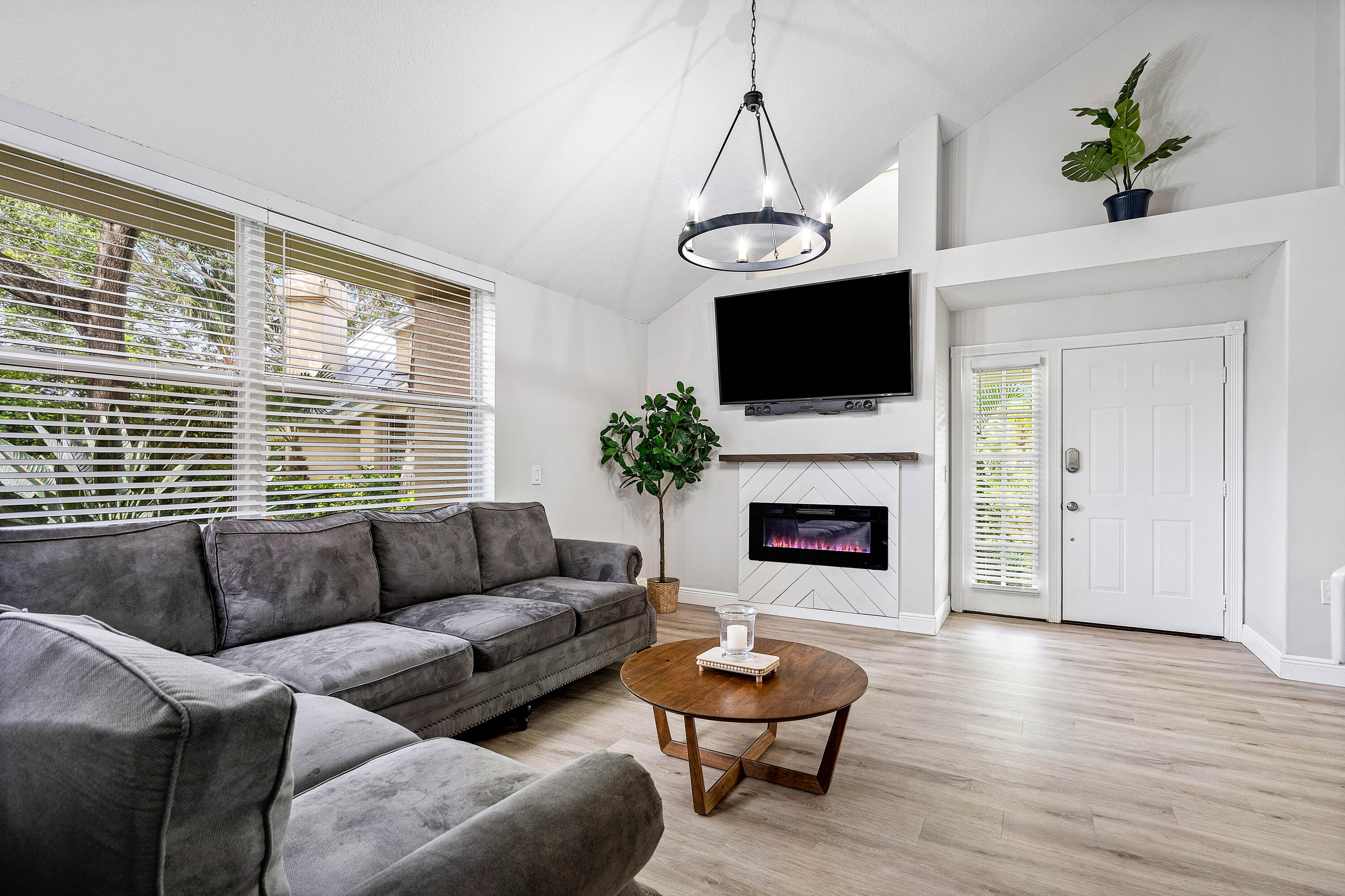 704 Bradford Court Court