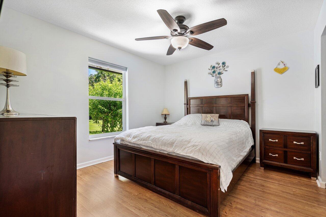 17900 50th Street N