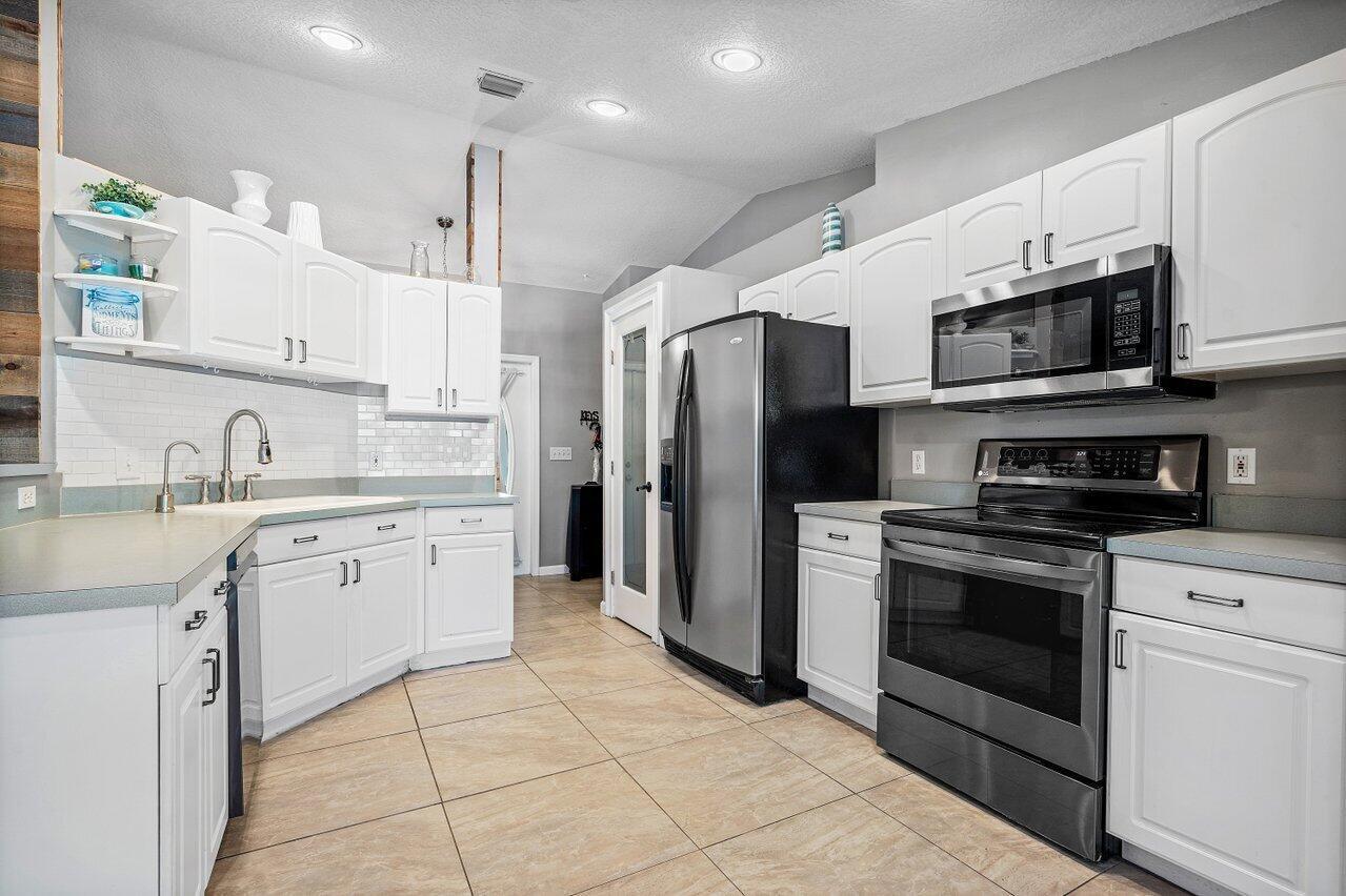17900 50th Street N