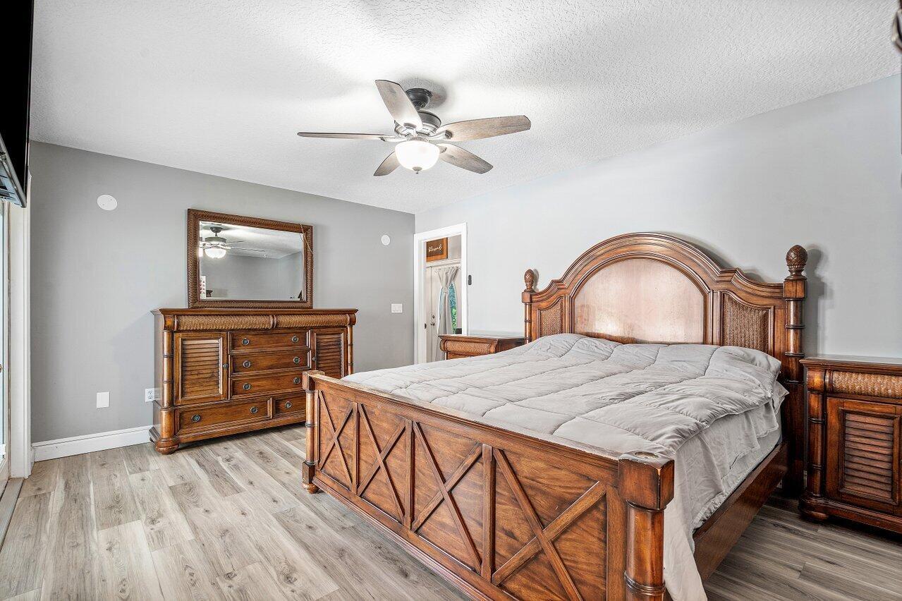 17900 50th Street N