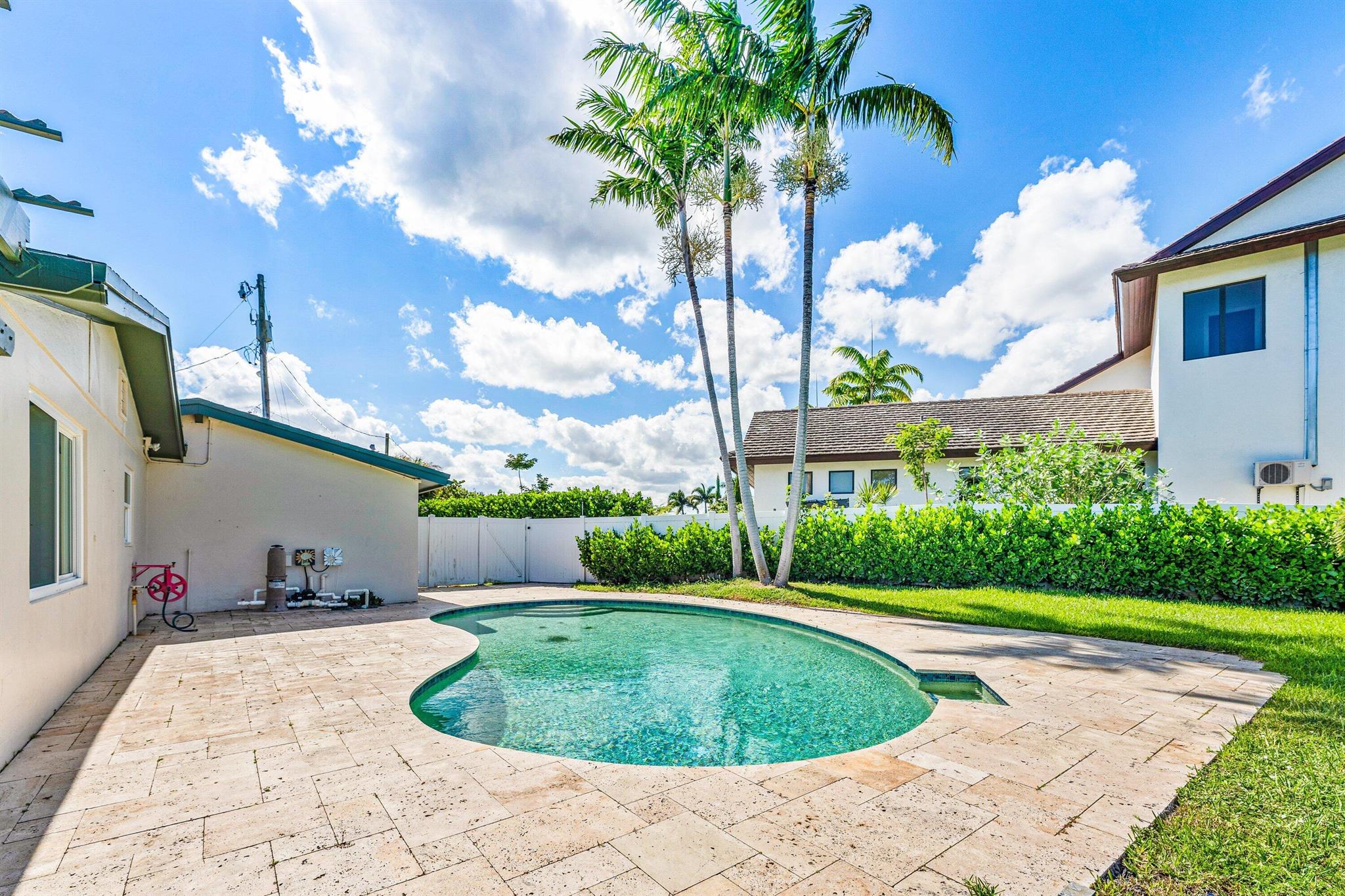6788 Bayshore Drive