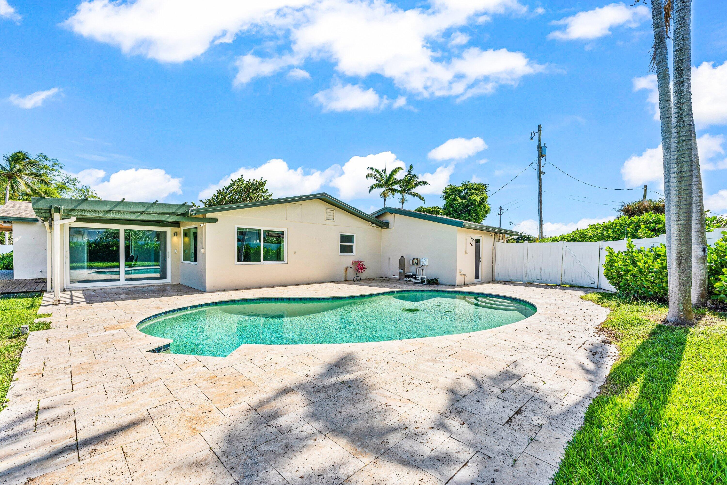 6788 Bayshore Drive
