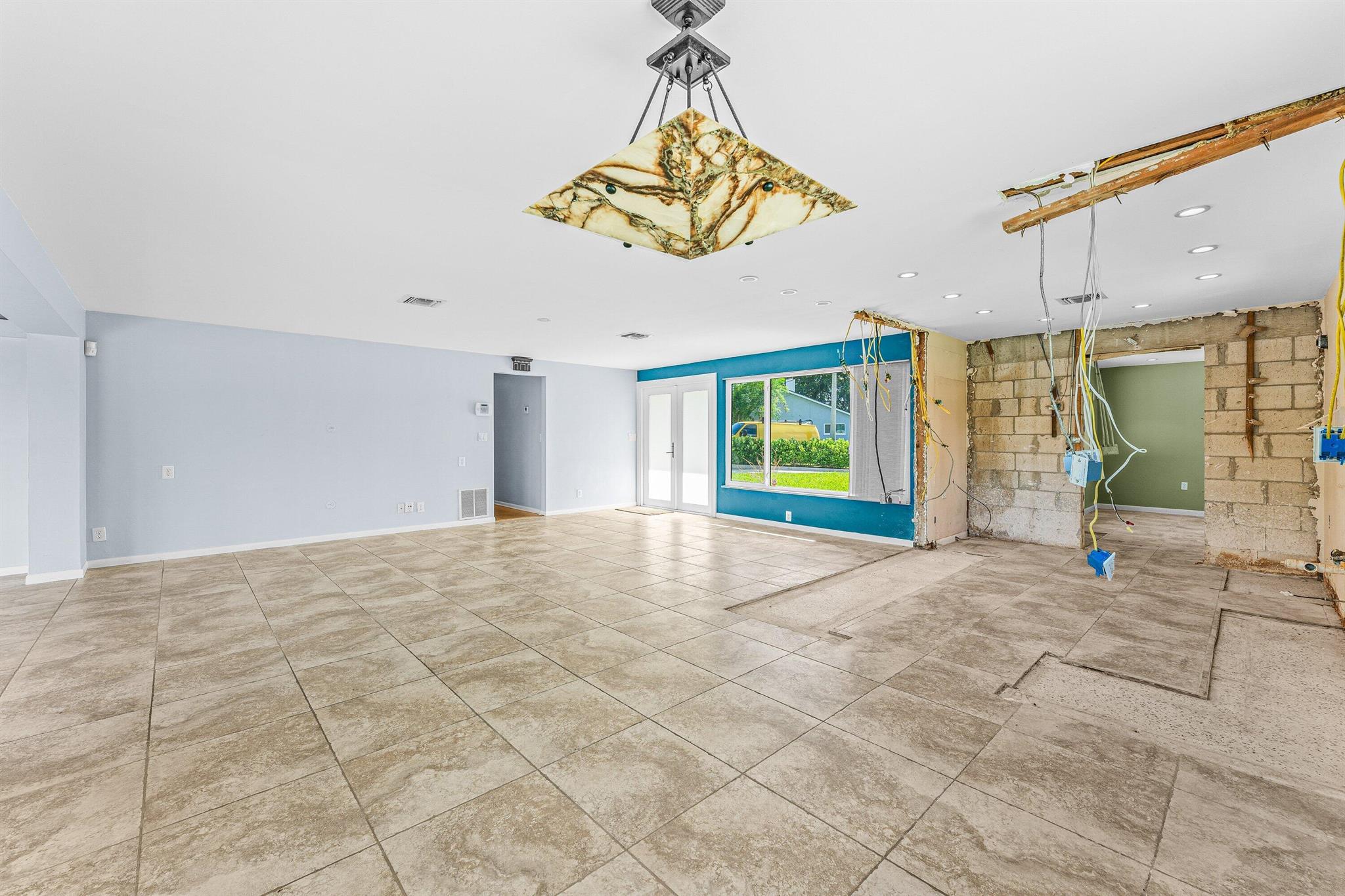 6788 Bayshore Drive