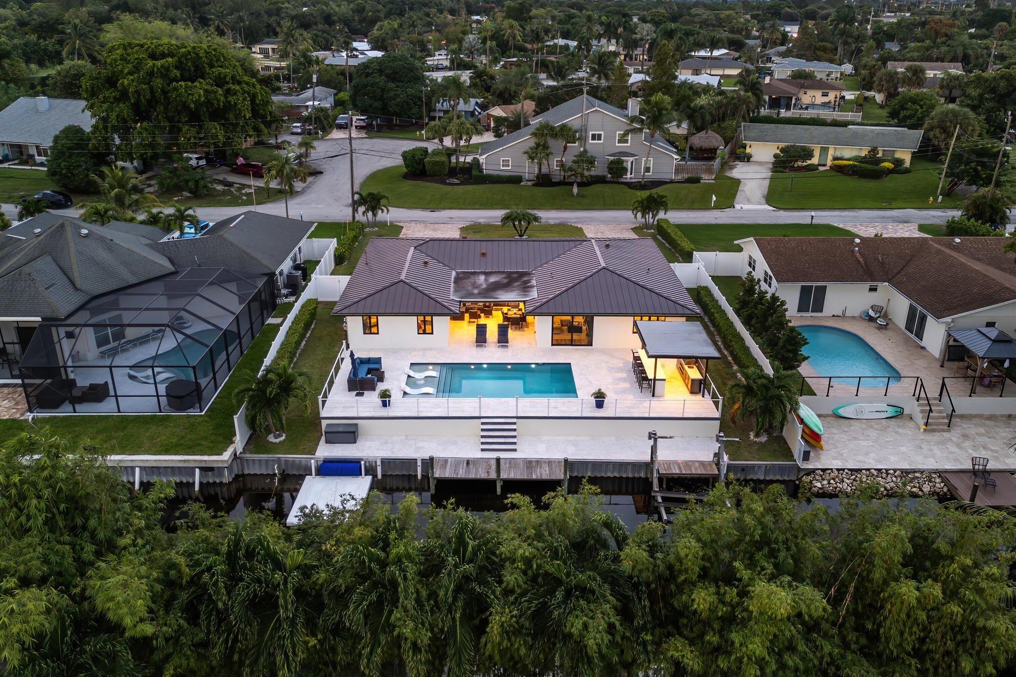 6853 Bayshore Drive