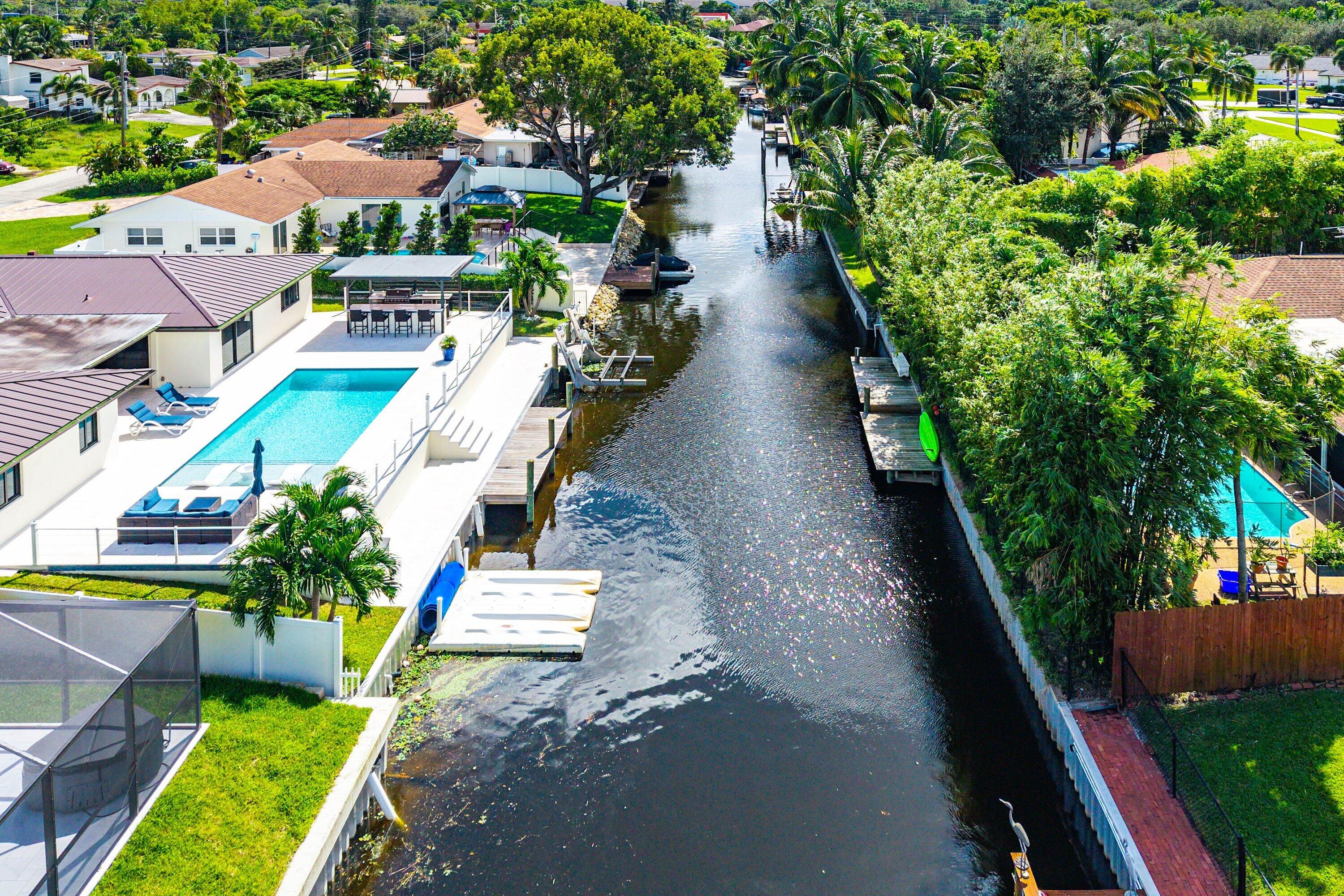 6853 Bayshore Drive
