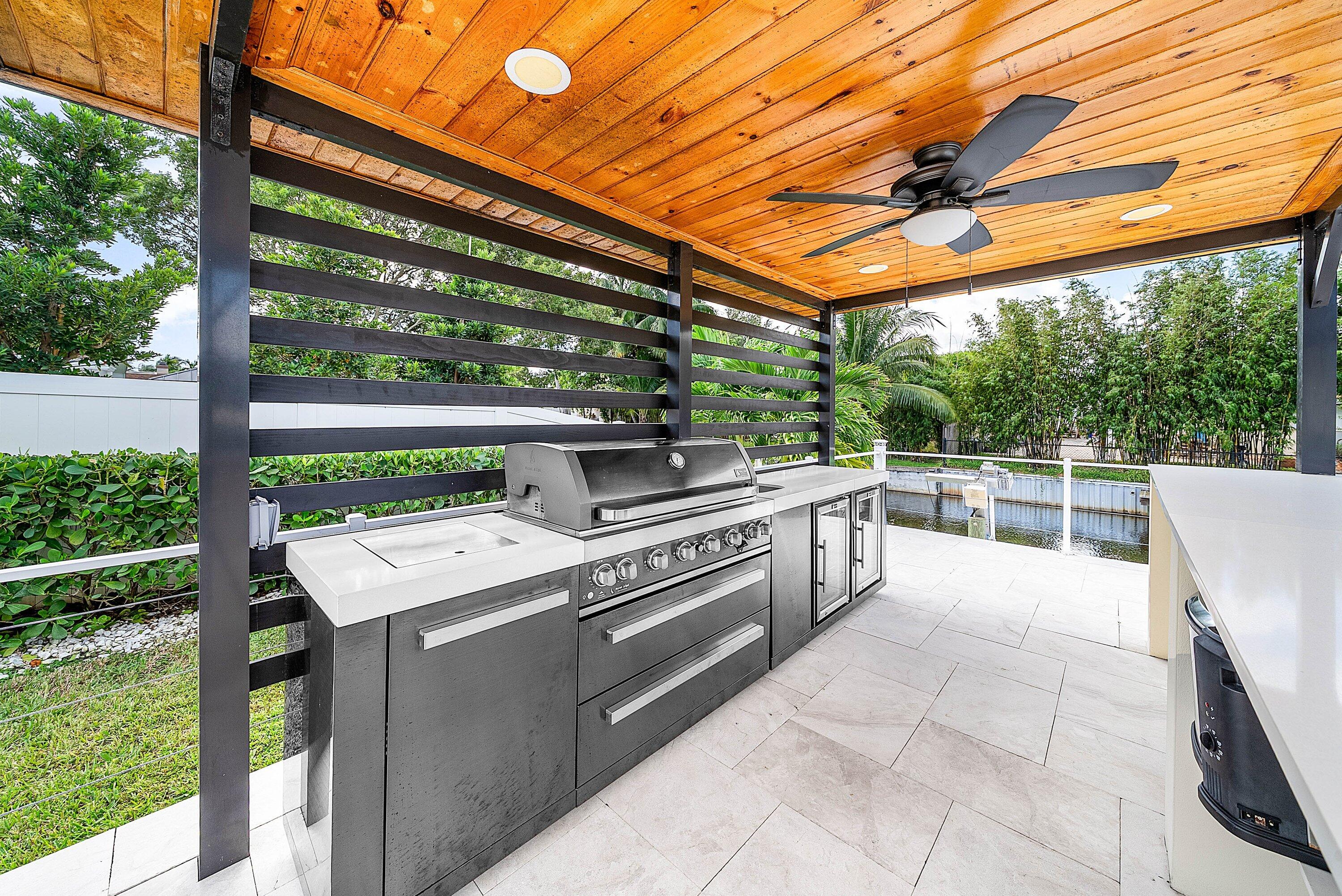 6853 Bayshore Drive
