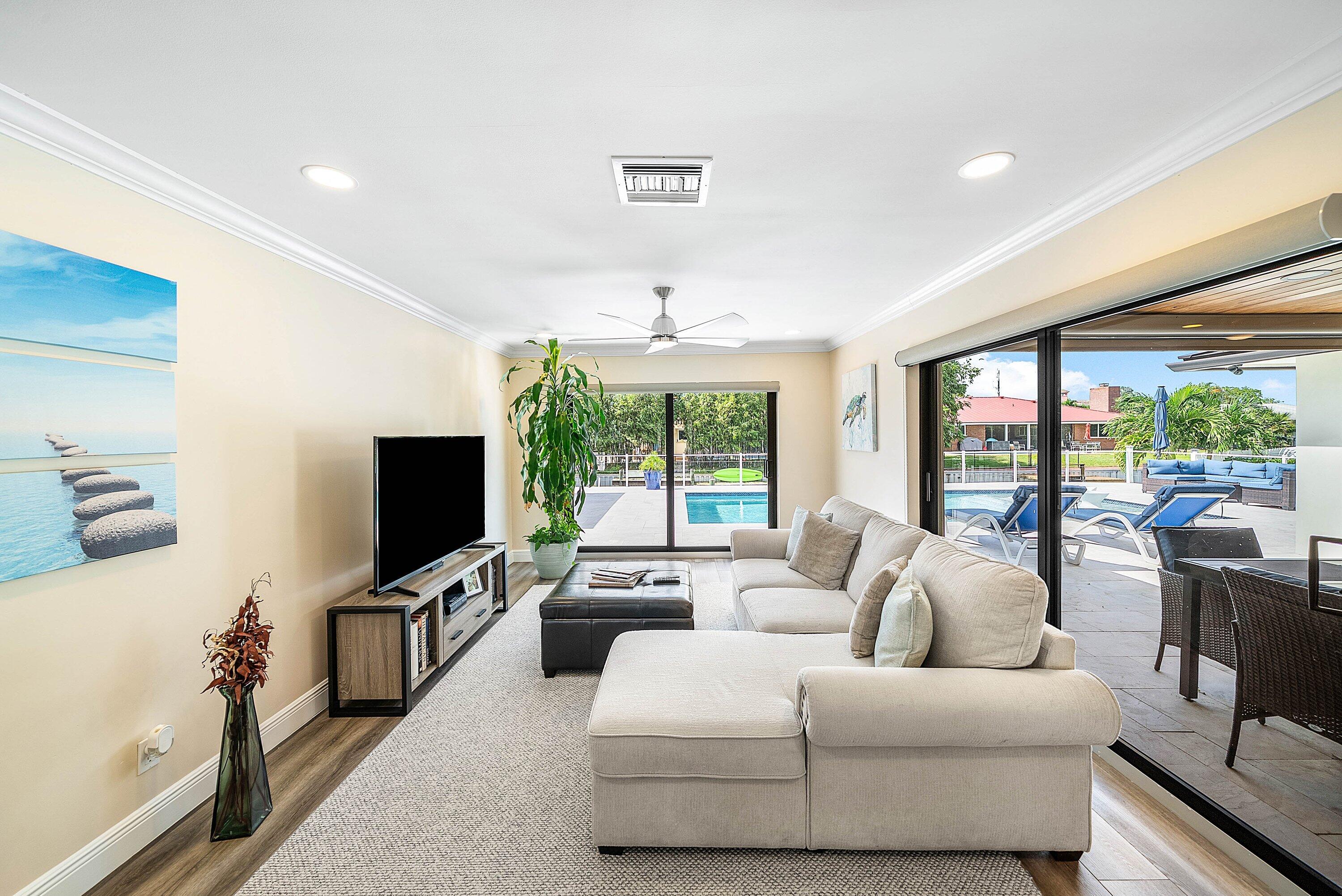 6853 Bayshore Drive