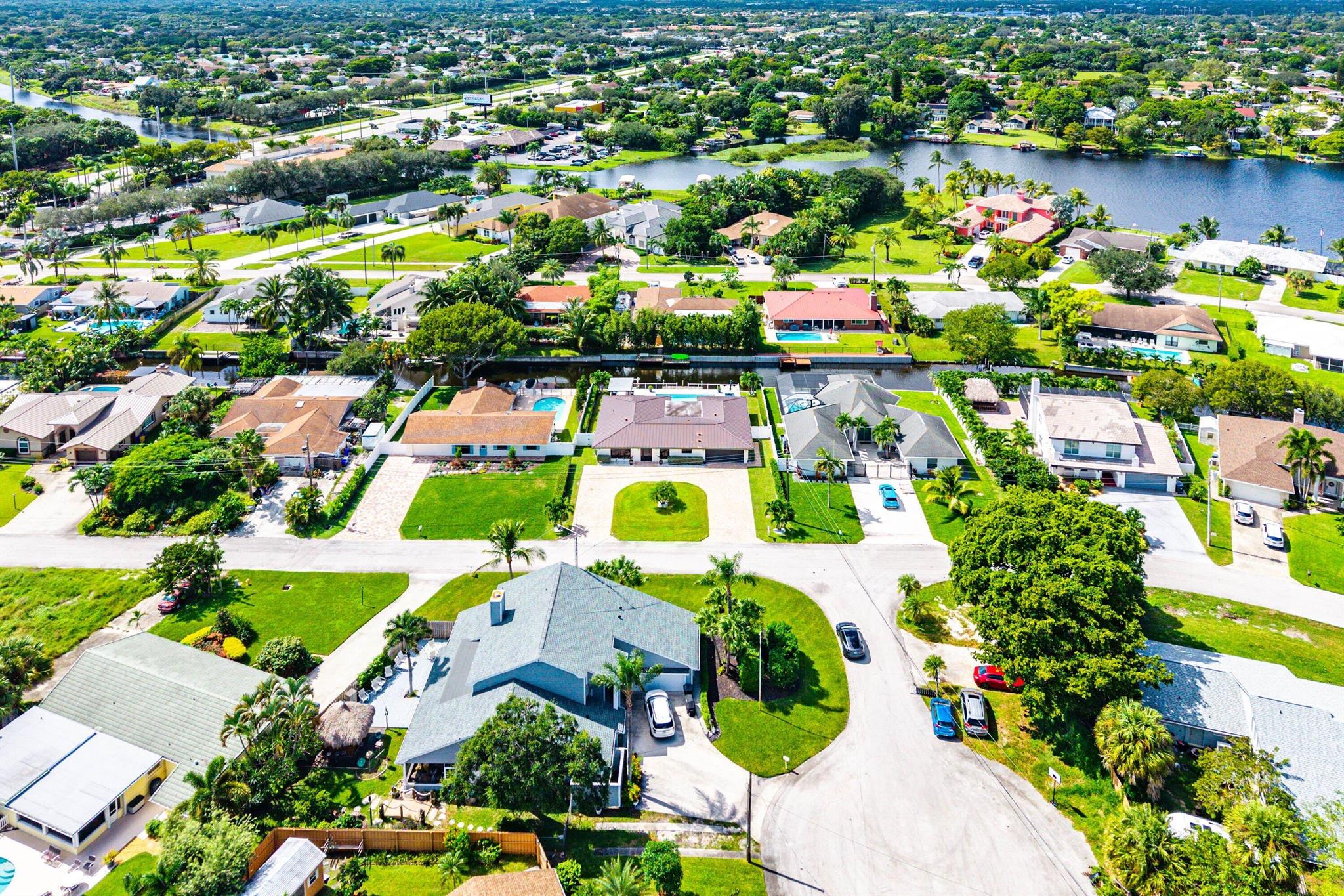 6853 Bayshore Drive