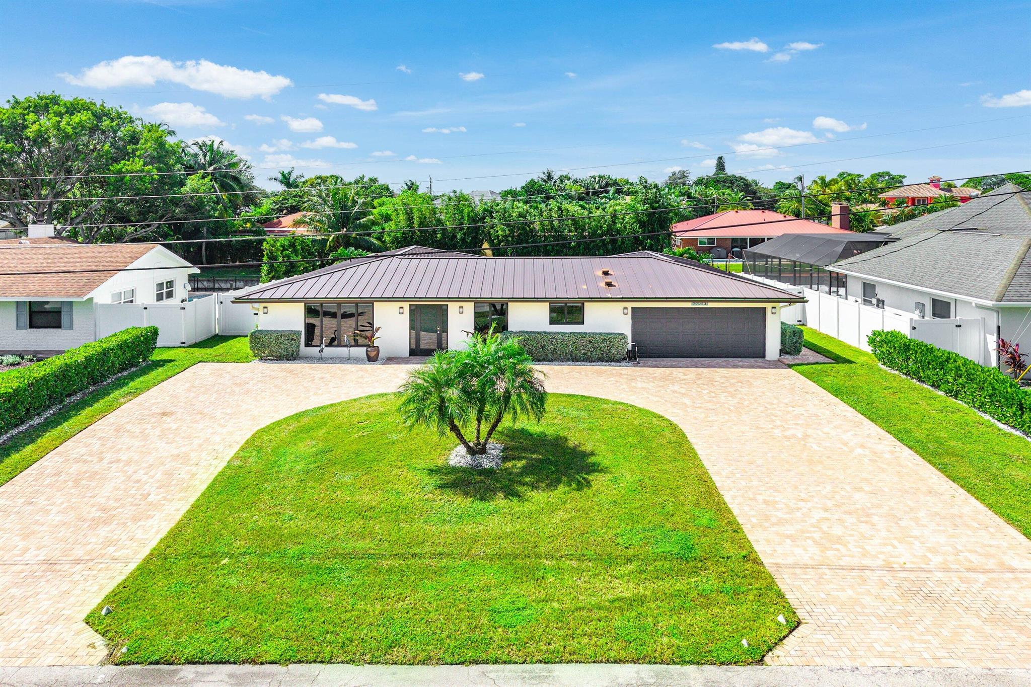 6853 Bayshore Drive