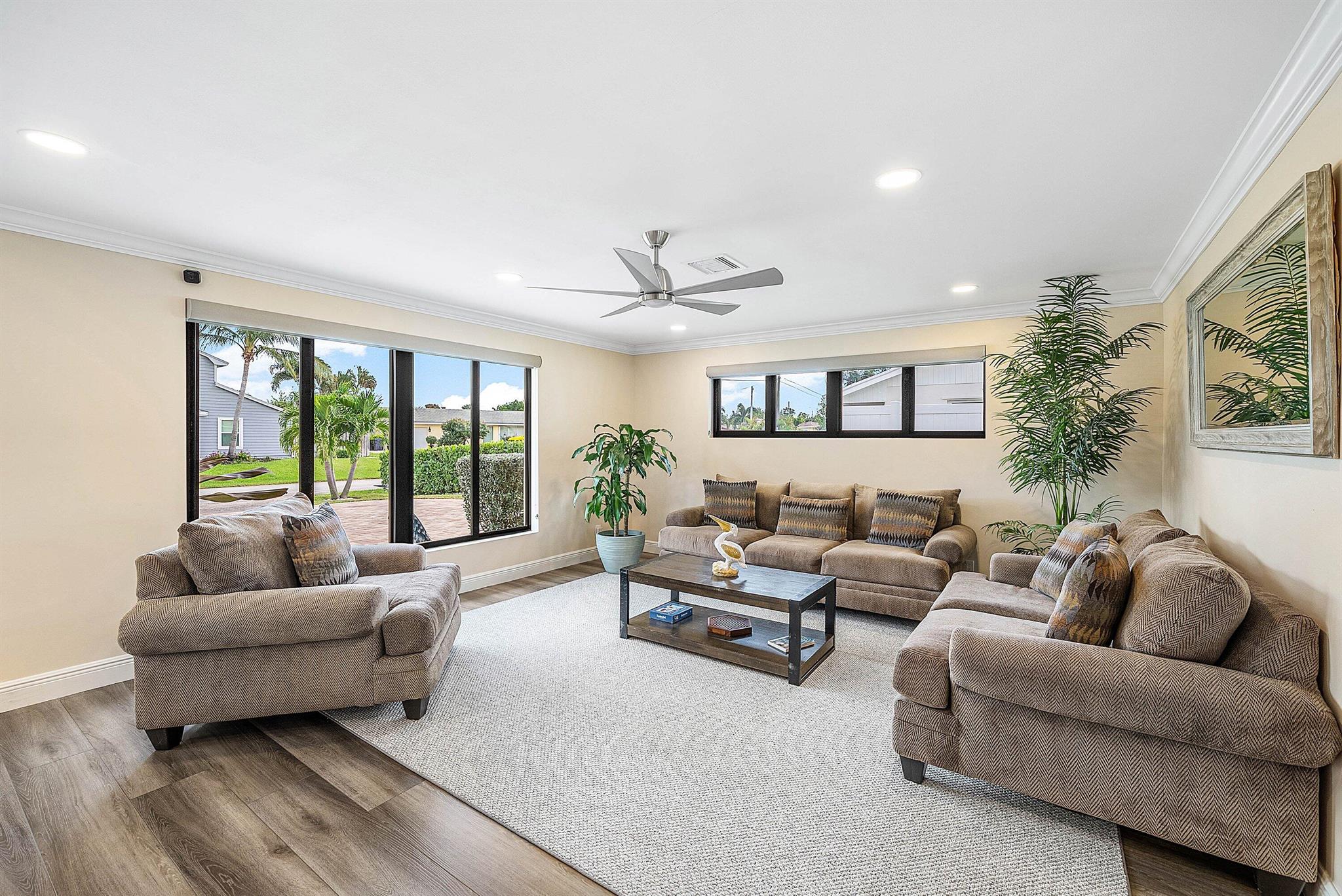 6853 Bayshore Drive