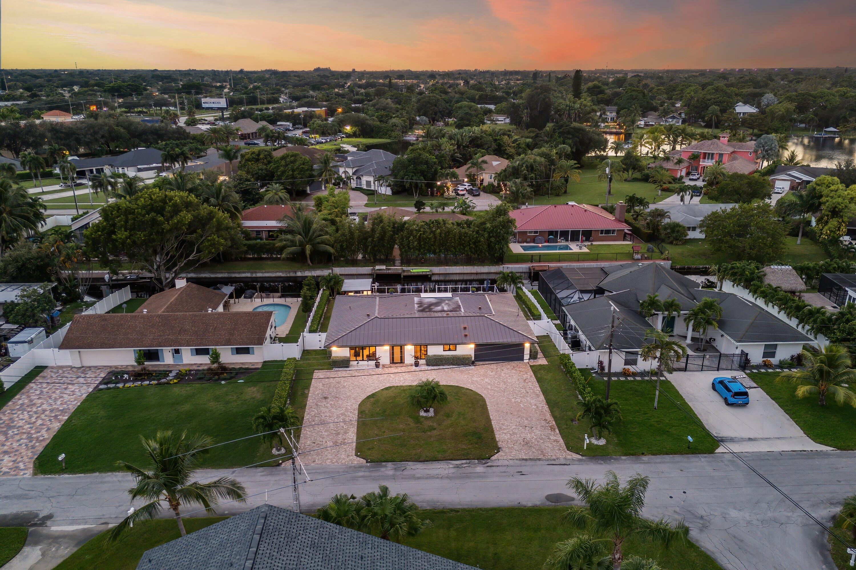 6853 Bayshore Drive