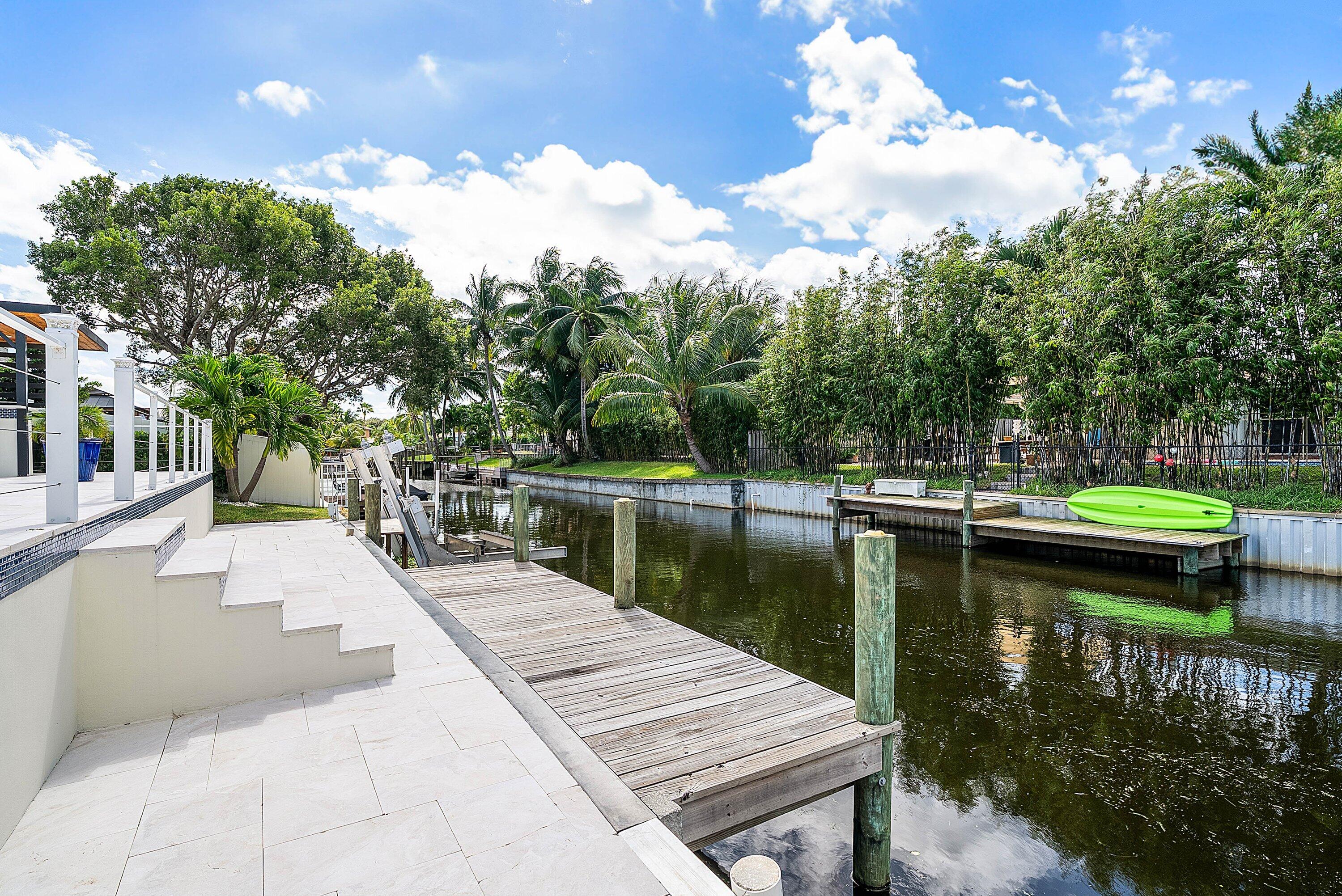6853 Bayshore Drive
