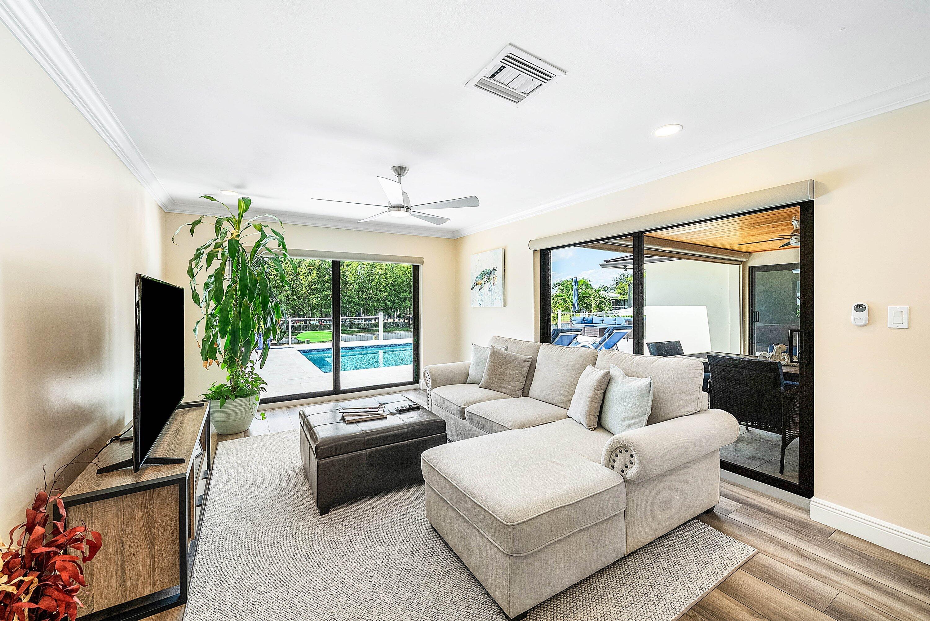 6853 Bayshore Drive