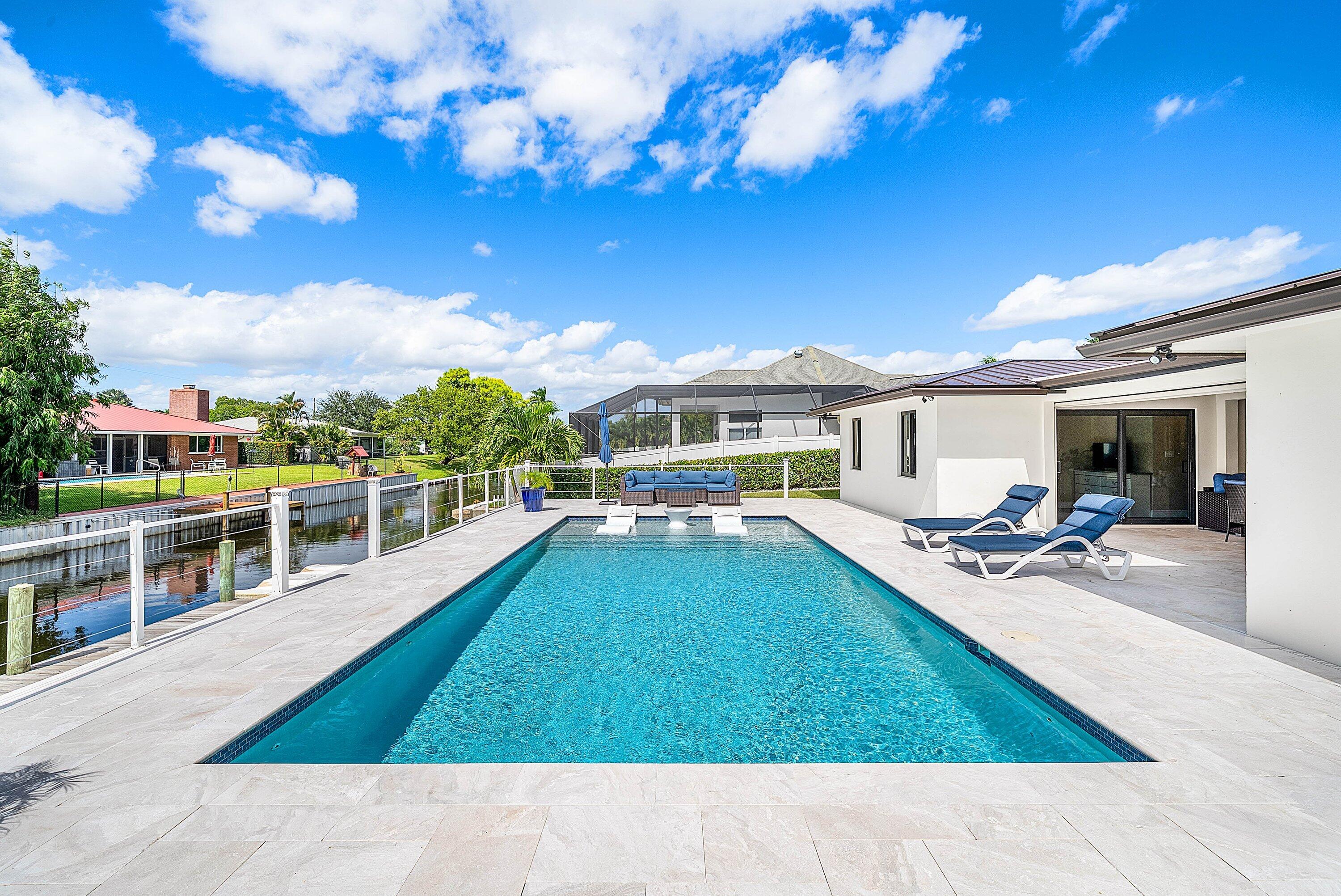 6853 Bayshore Drive