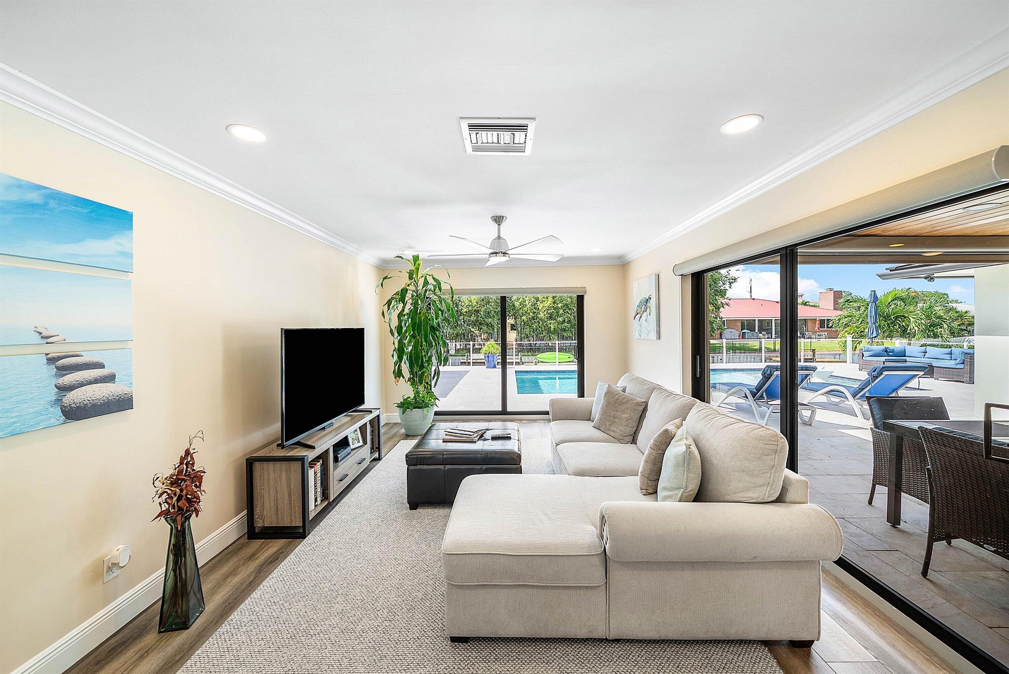 6853 Bayshore Drive