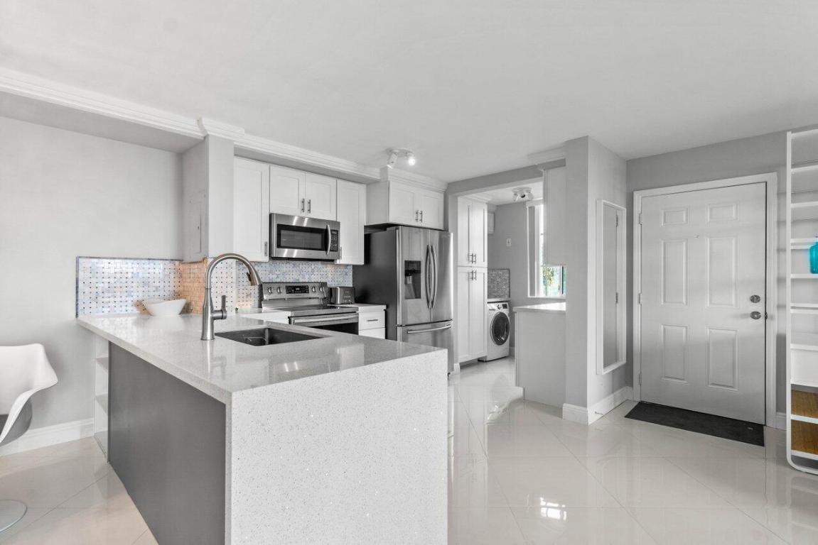 180 Yacht Club Way 102