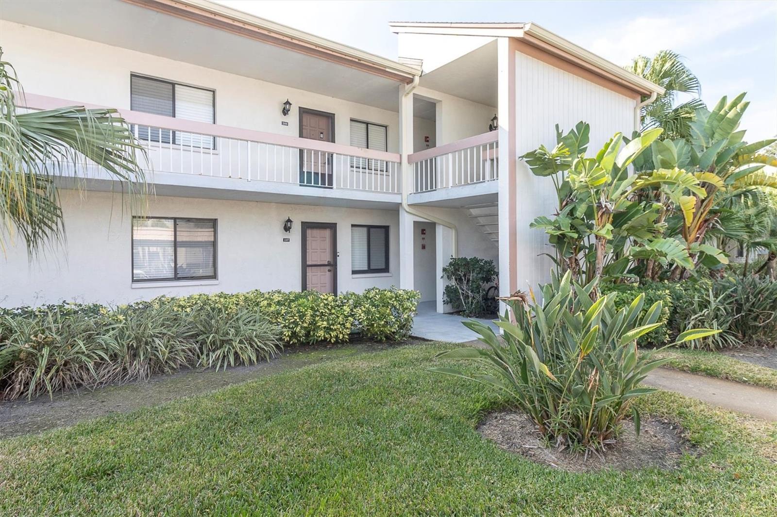 108 LAKEVIEW PL #108