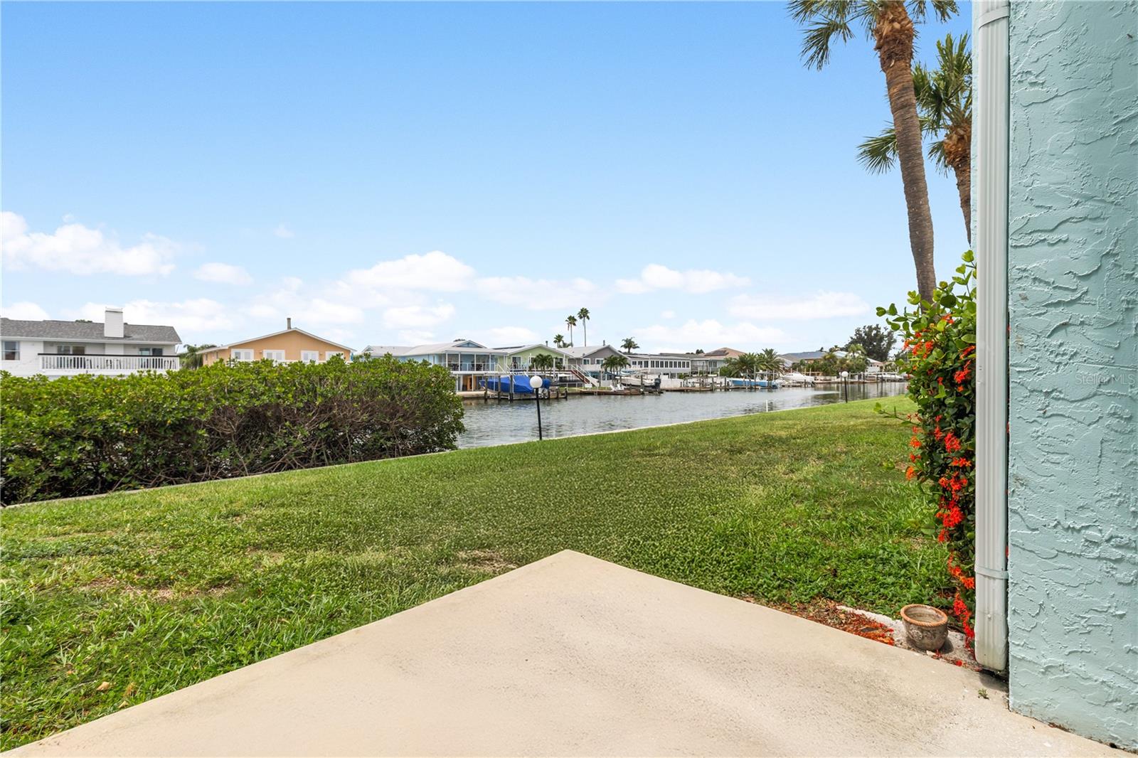 1 WINDRUSH BLVD #63