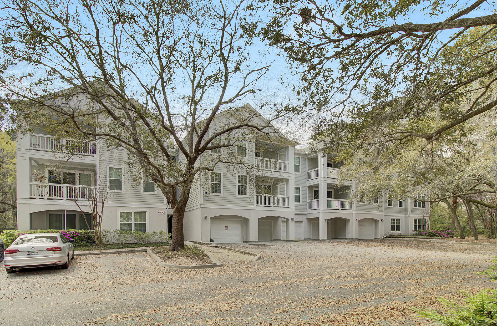 60 Fenwick Hall Alley # 321