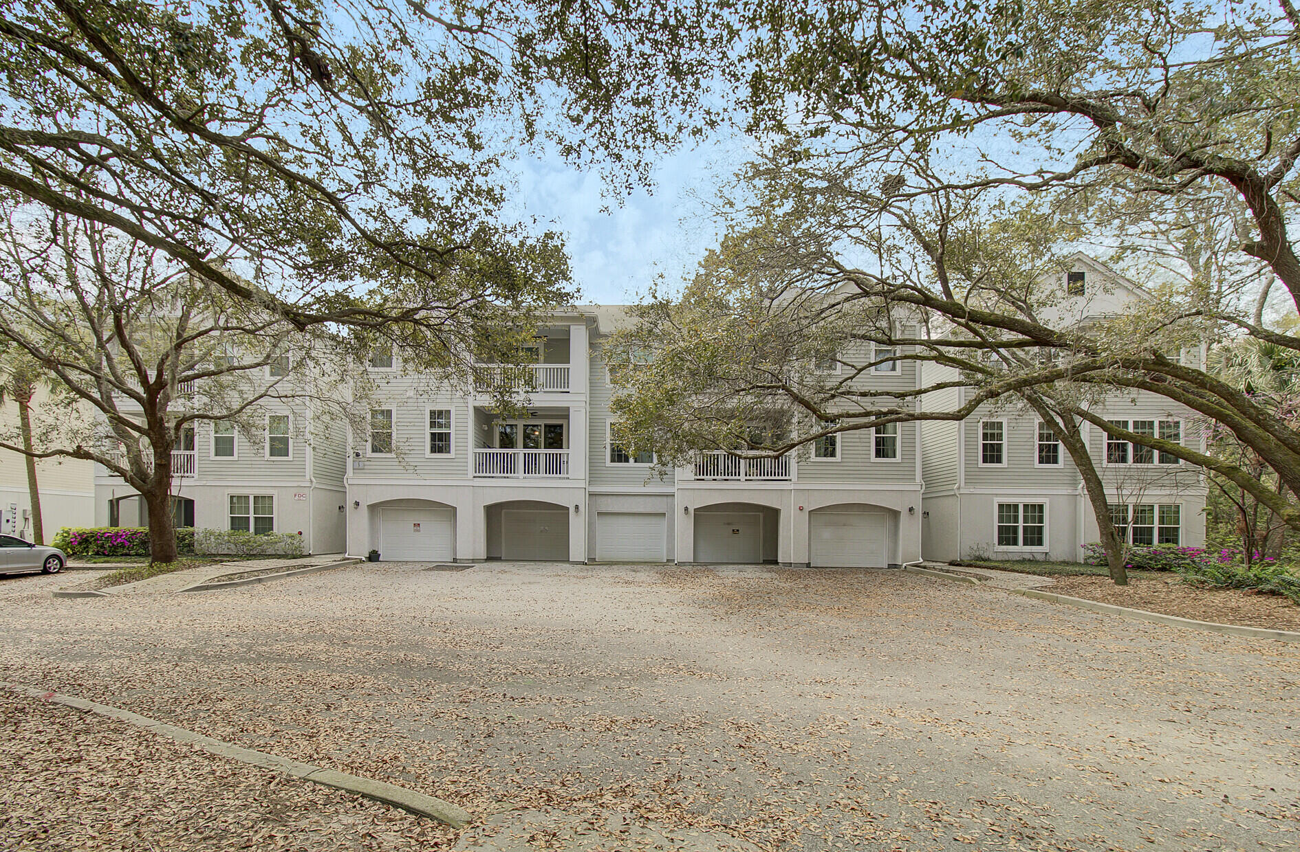 60 Fenwick Hall Alley # 321