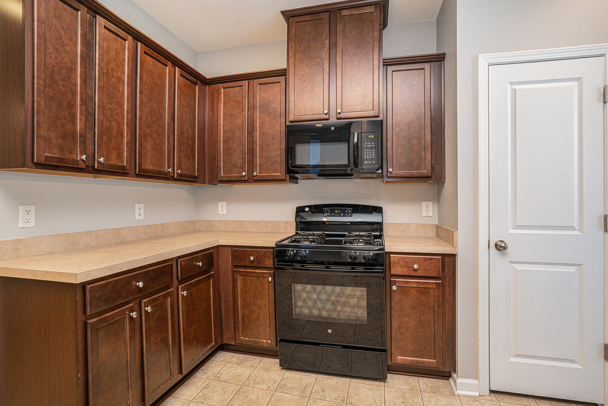 5052 White Cedar Road