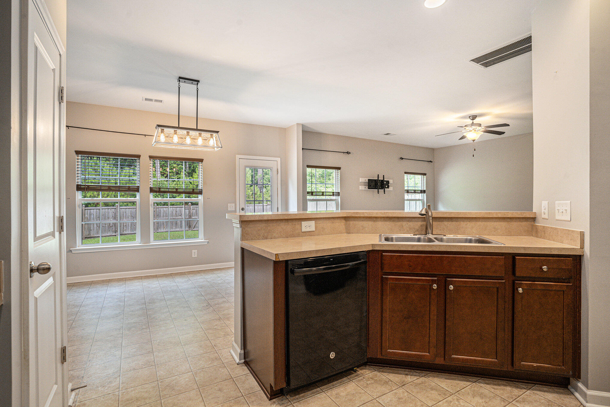 5052 White Cedar Road