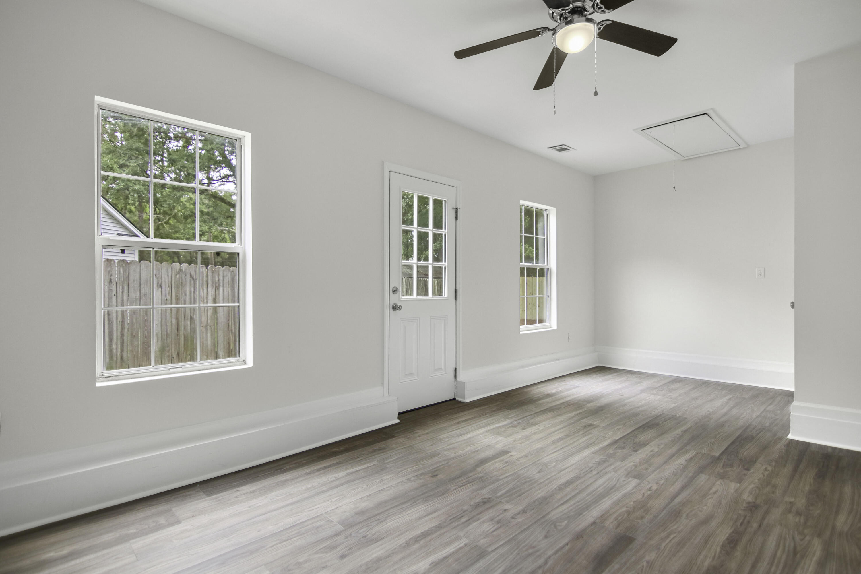 102 St Benets Place