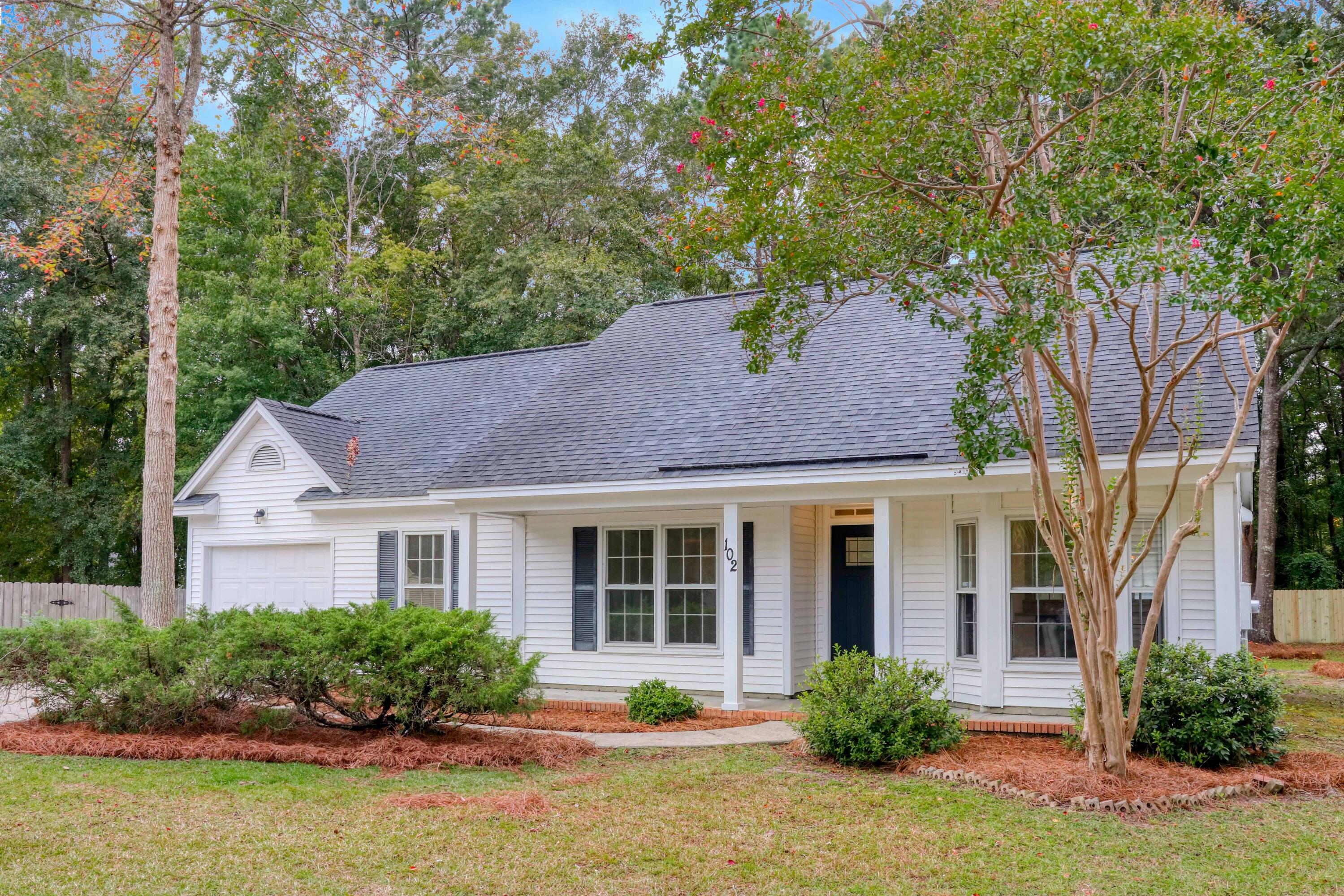 102 St Benets Place
