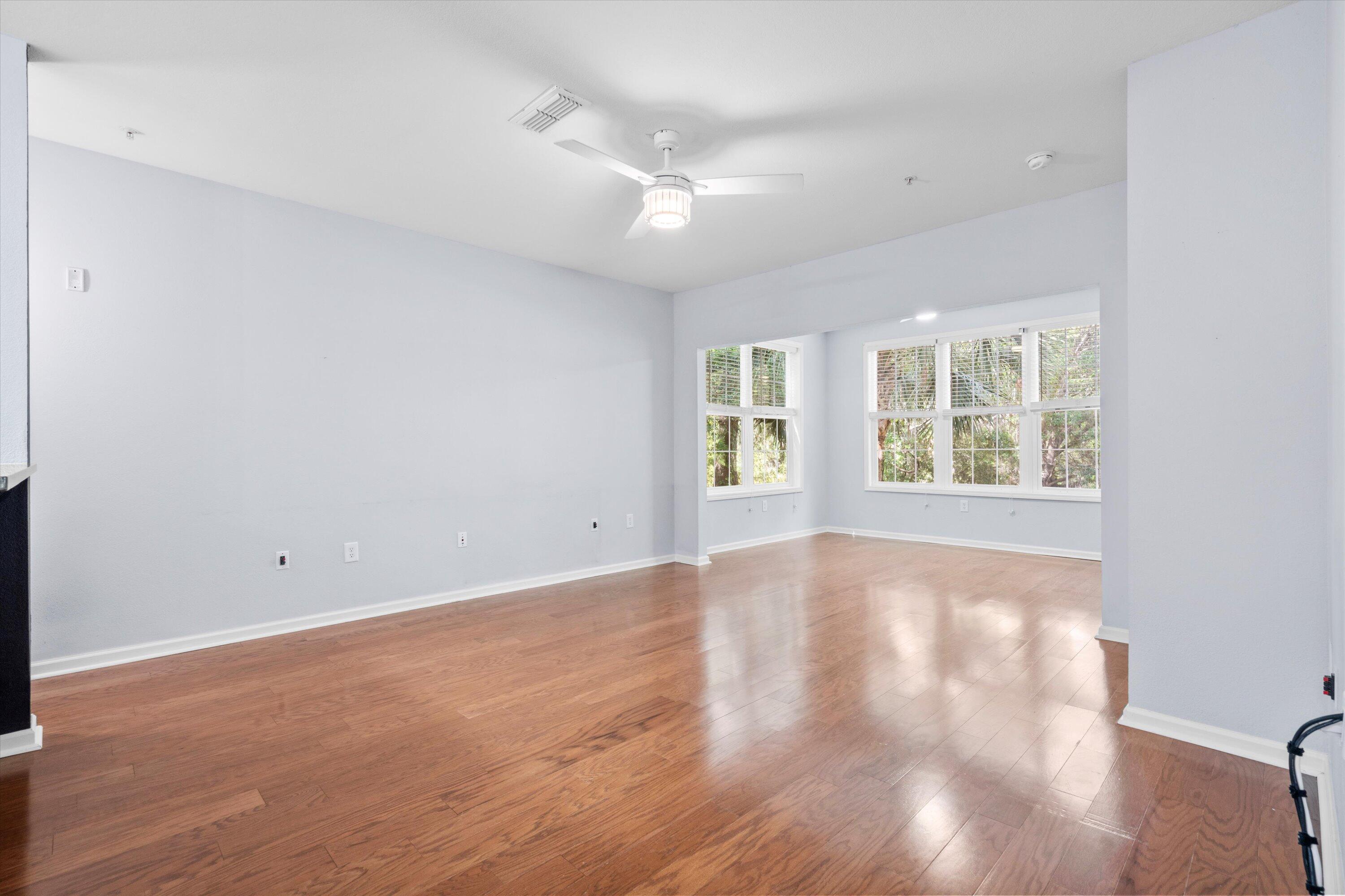 60 Fenwick Hall Allee # 321