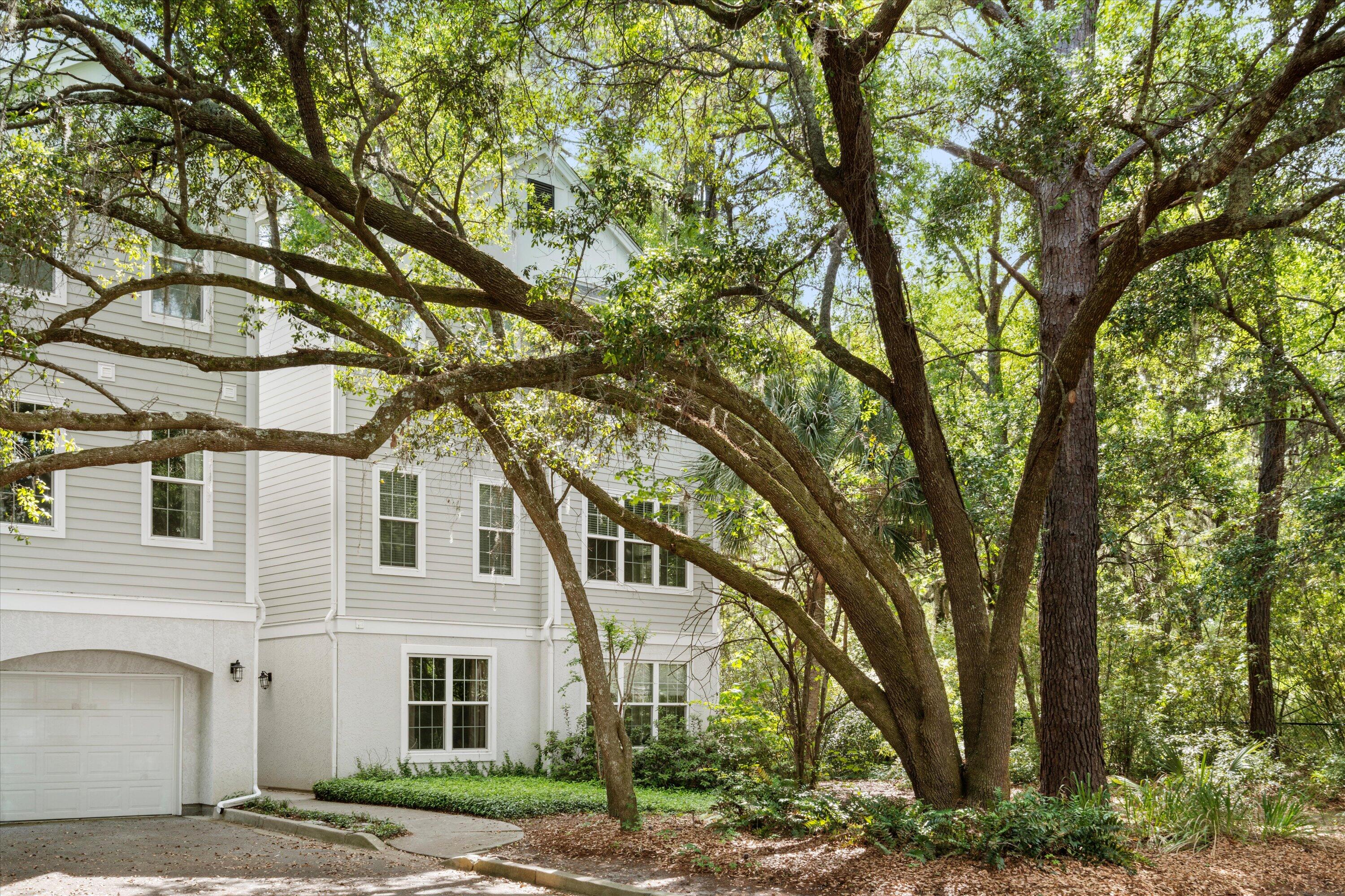 60 Fenwick Hall Allee # 321