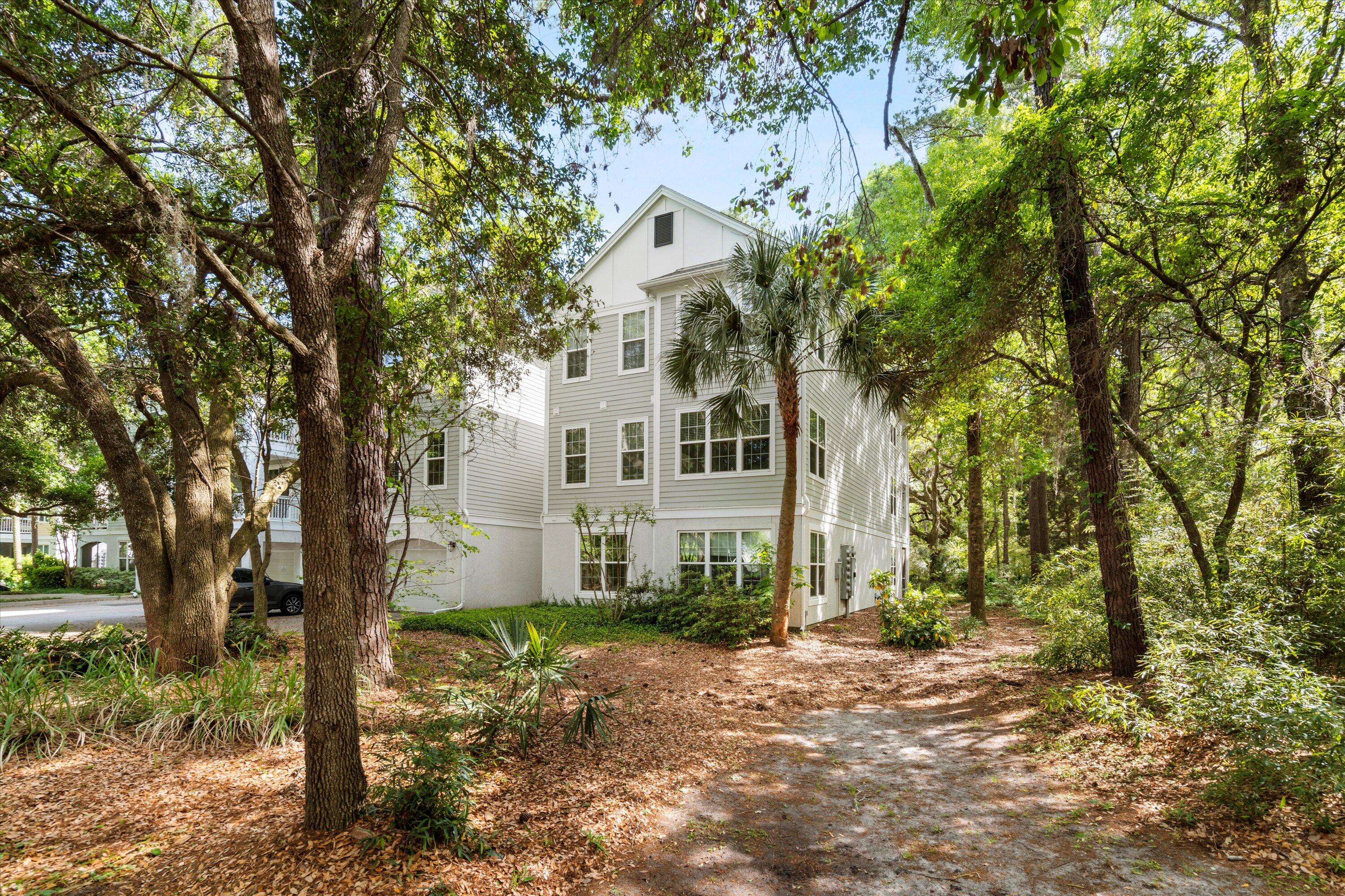 60 Fenwick Hall Allee # 321