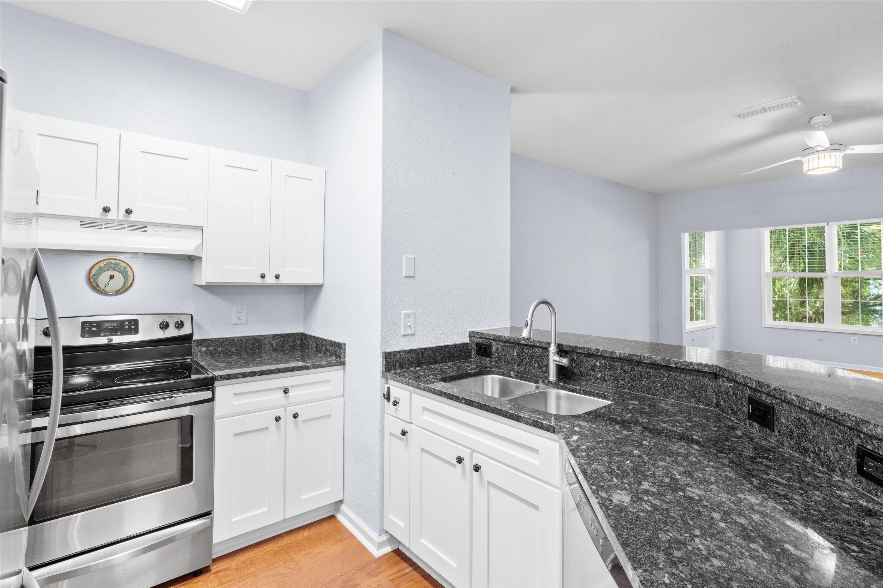 60 Fenwick Hall Allee # 321