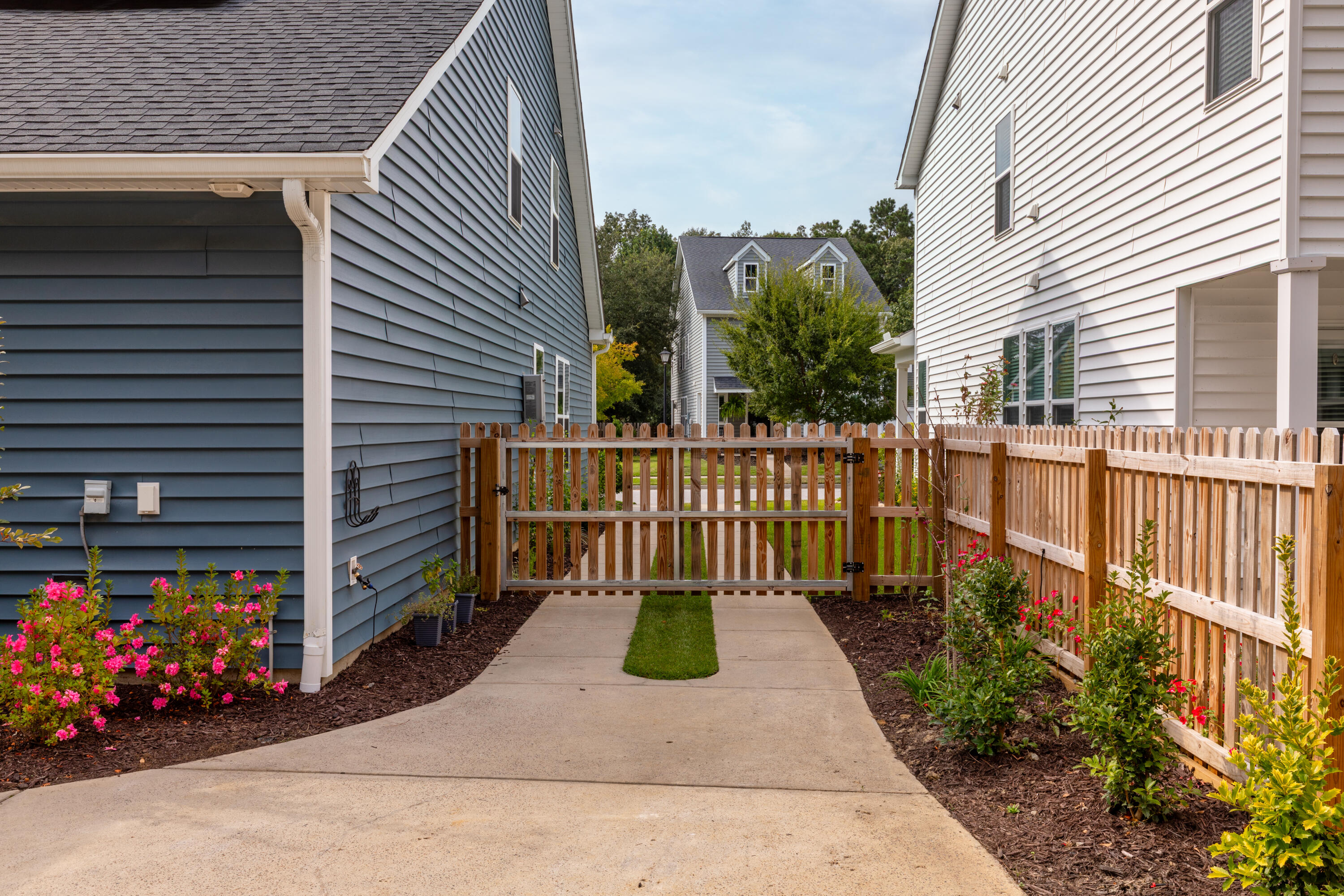 3201 Moonlight Drive