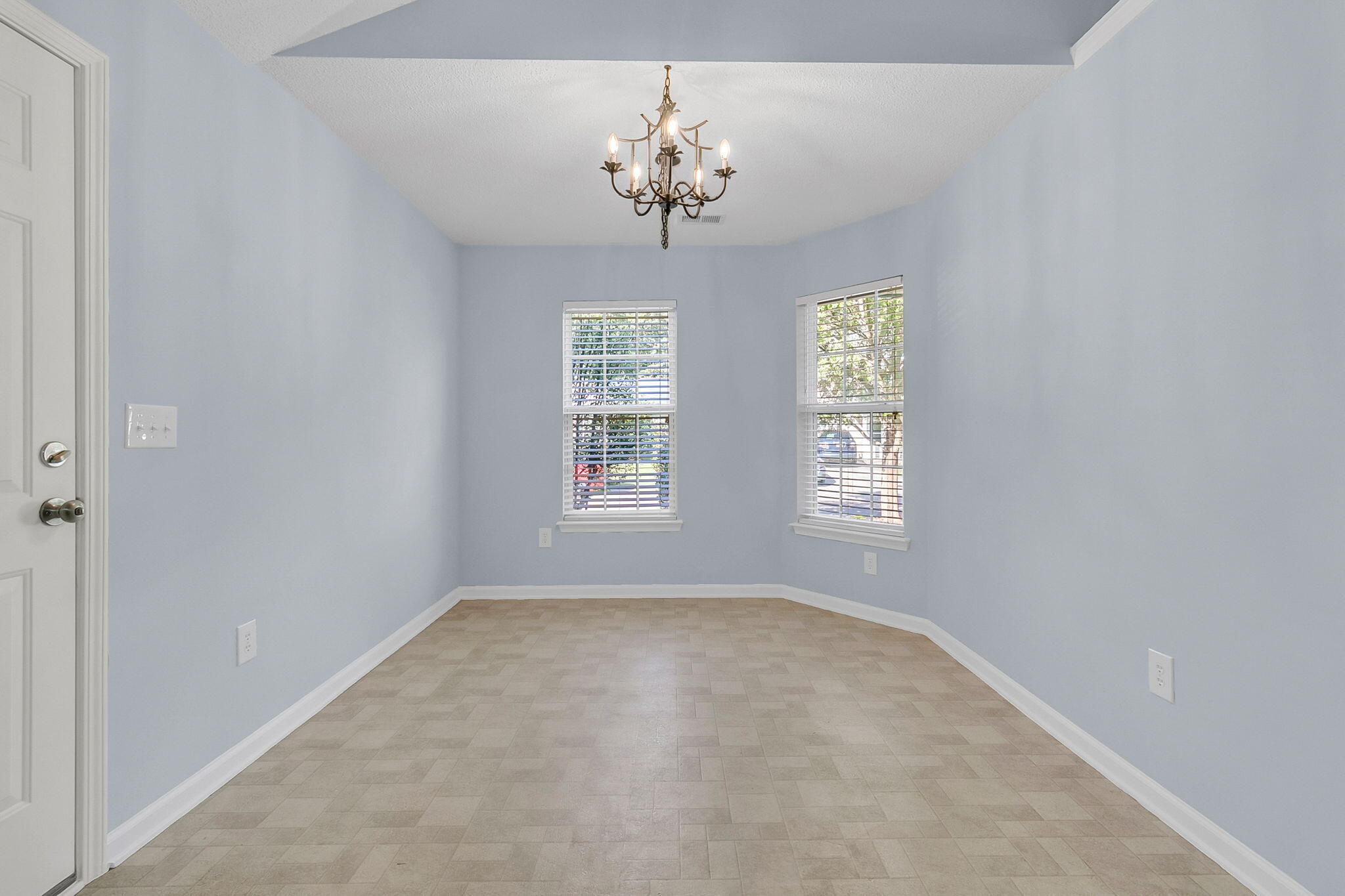 207 Bainsbury Lane