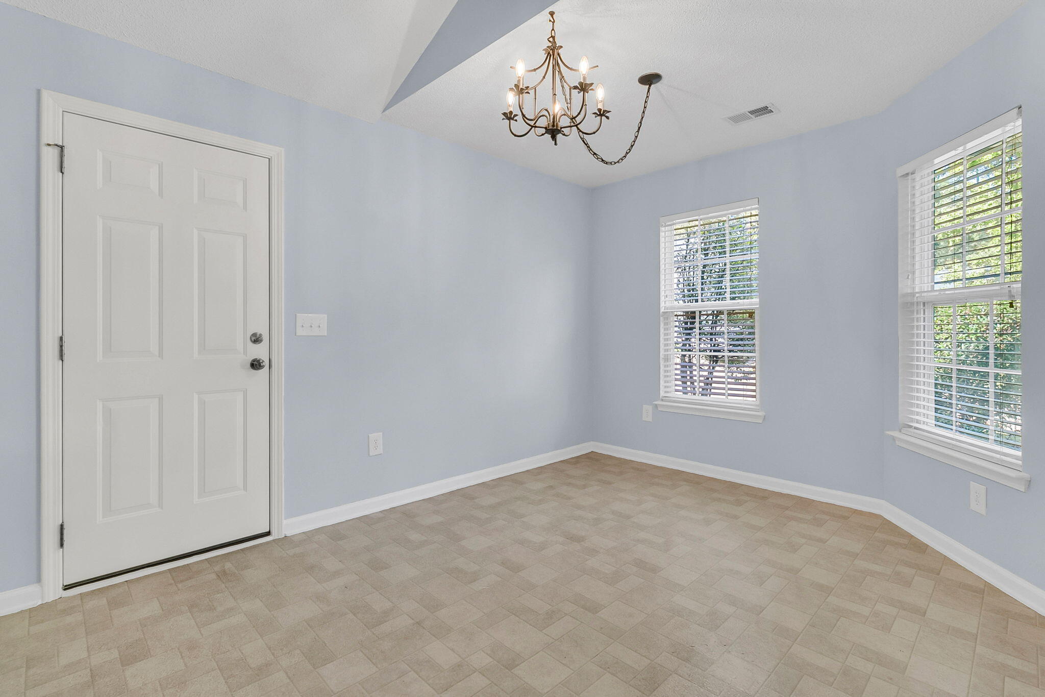 207 Bainsbury Lane