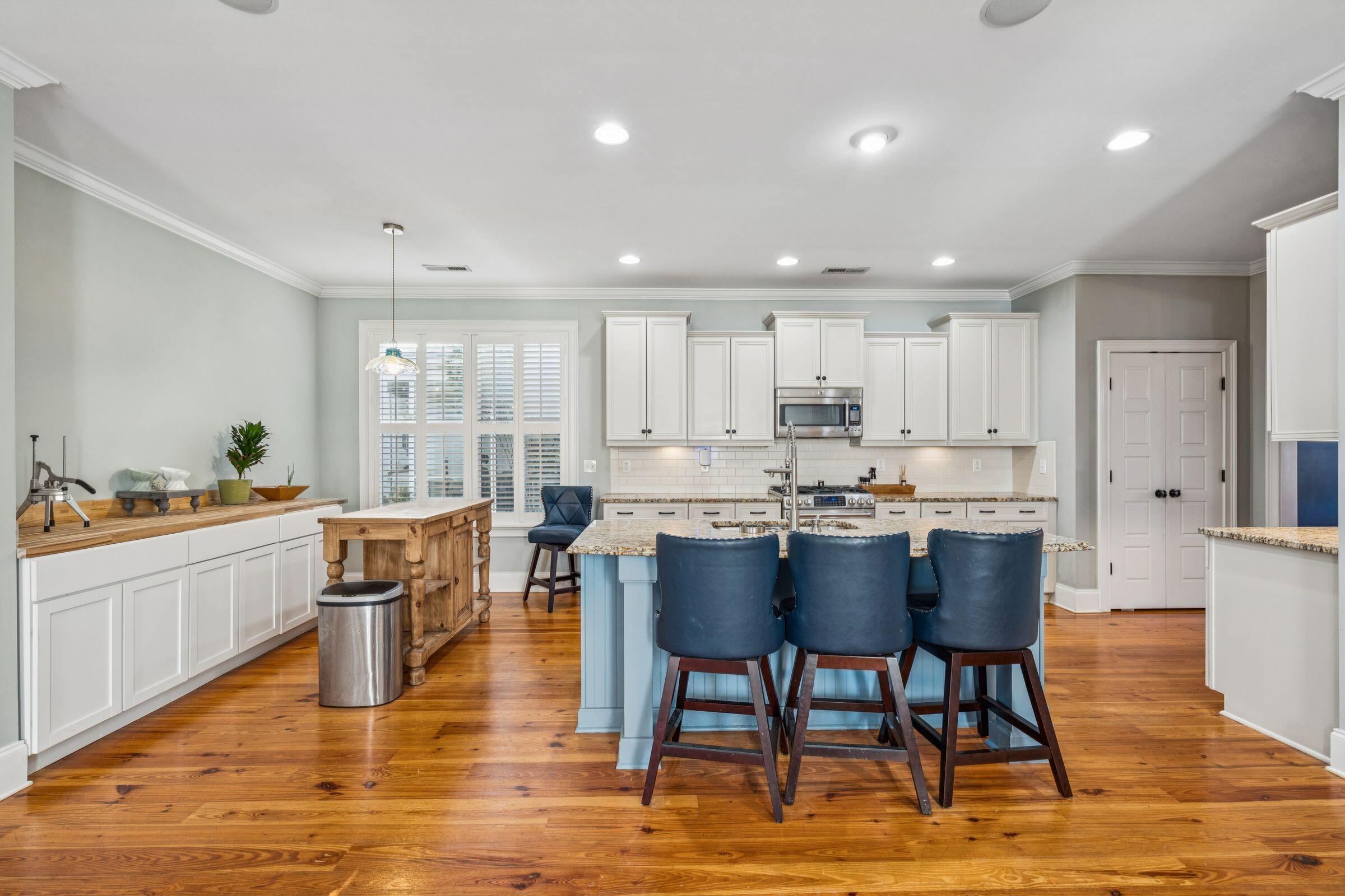 216 Foxbank Plantation Boulevard