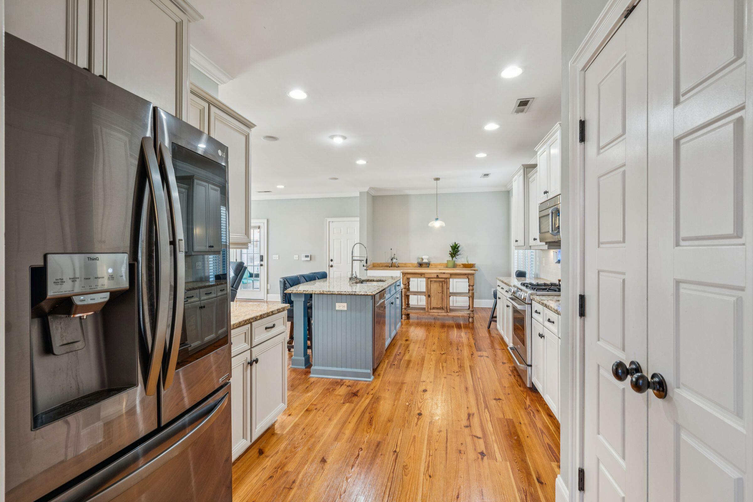 216 Foxbank Plantation Boulevard