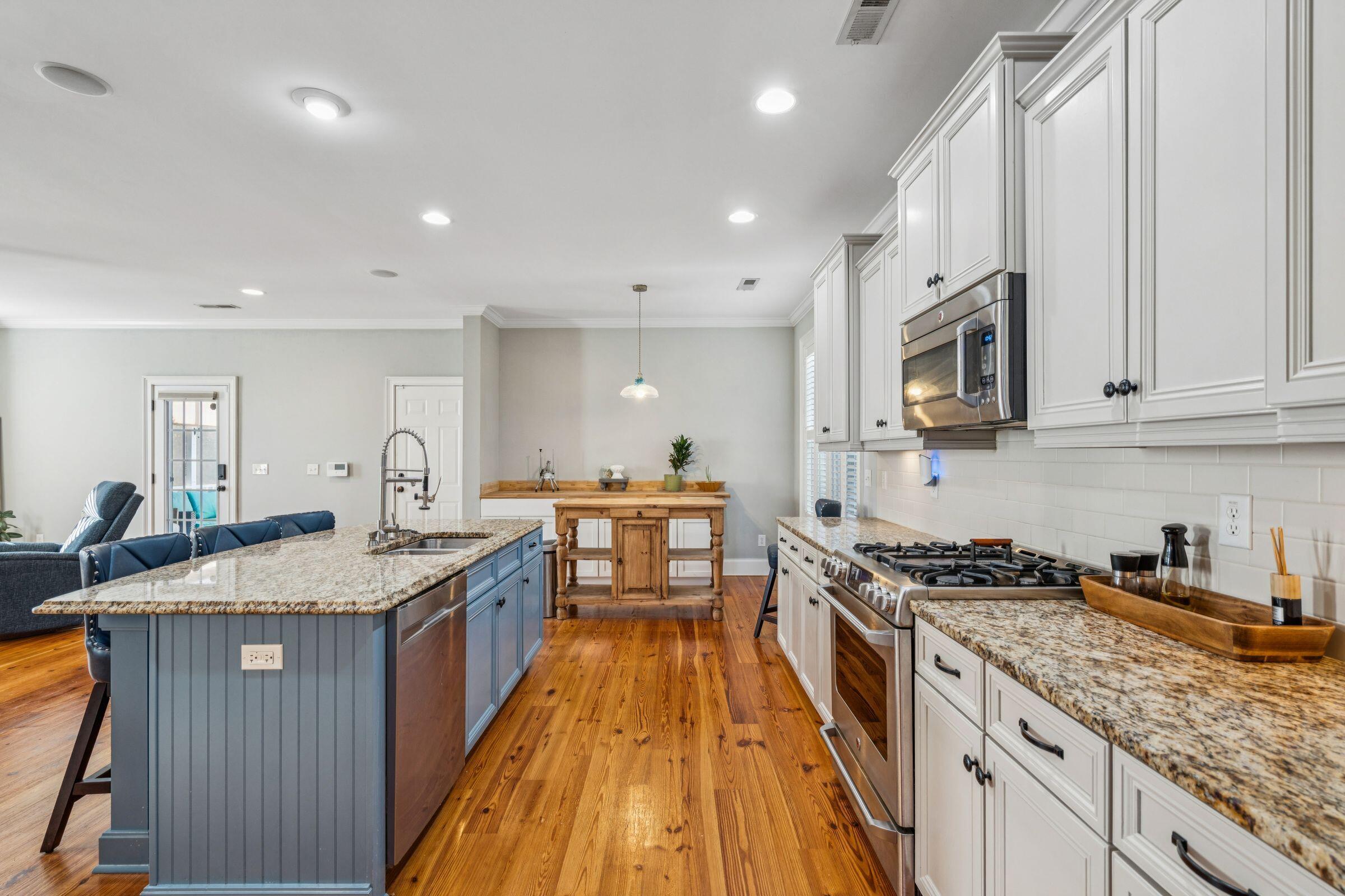 216 Foxbank Plantation Boulevard