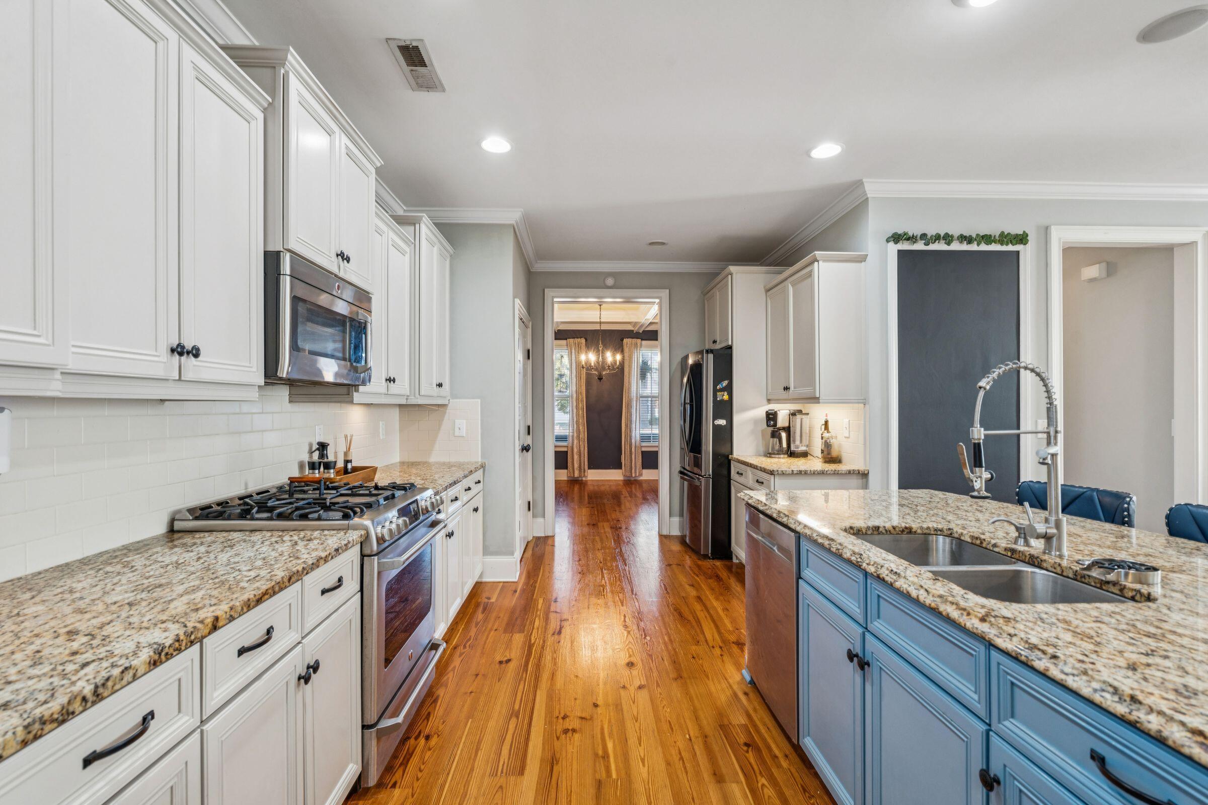 216 Foxbank Plantation Boulevard