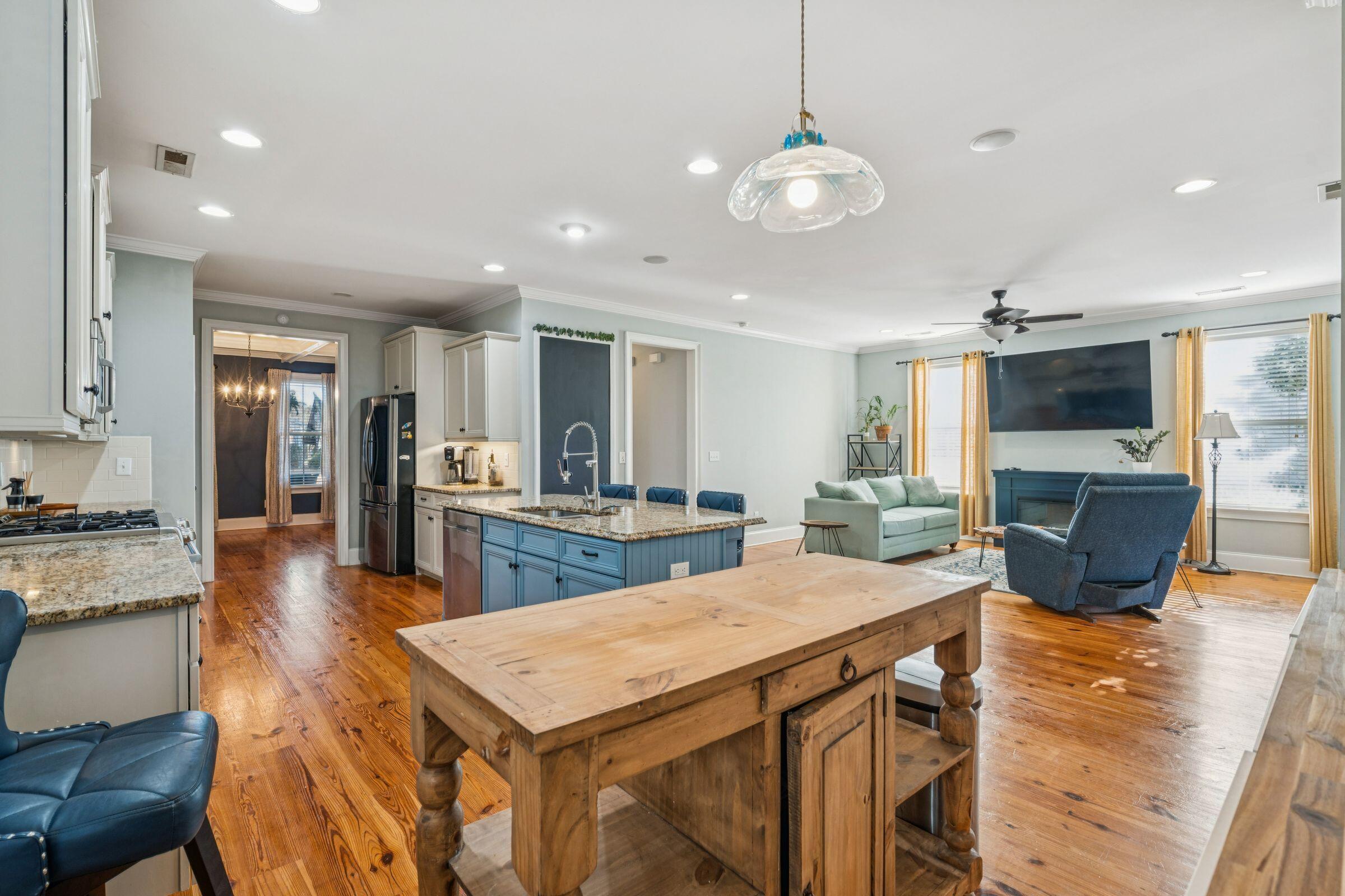 216 Foxbank Plantation Boulevard