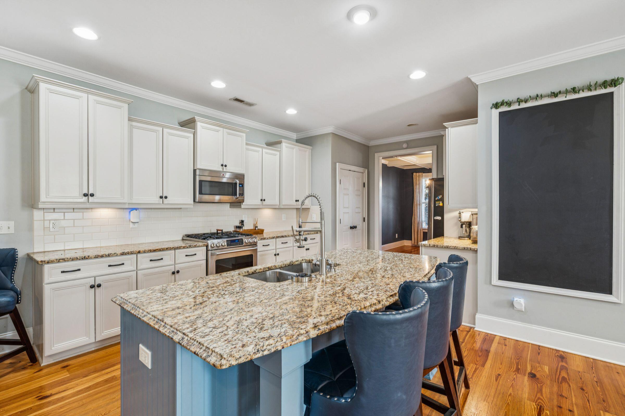 216 Foxbank Plantation Boulevard